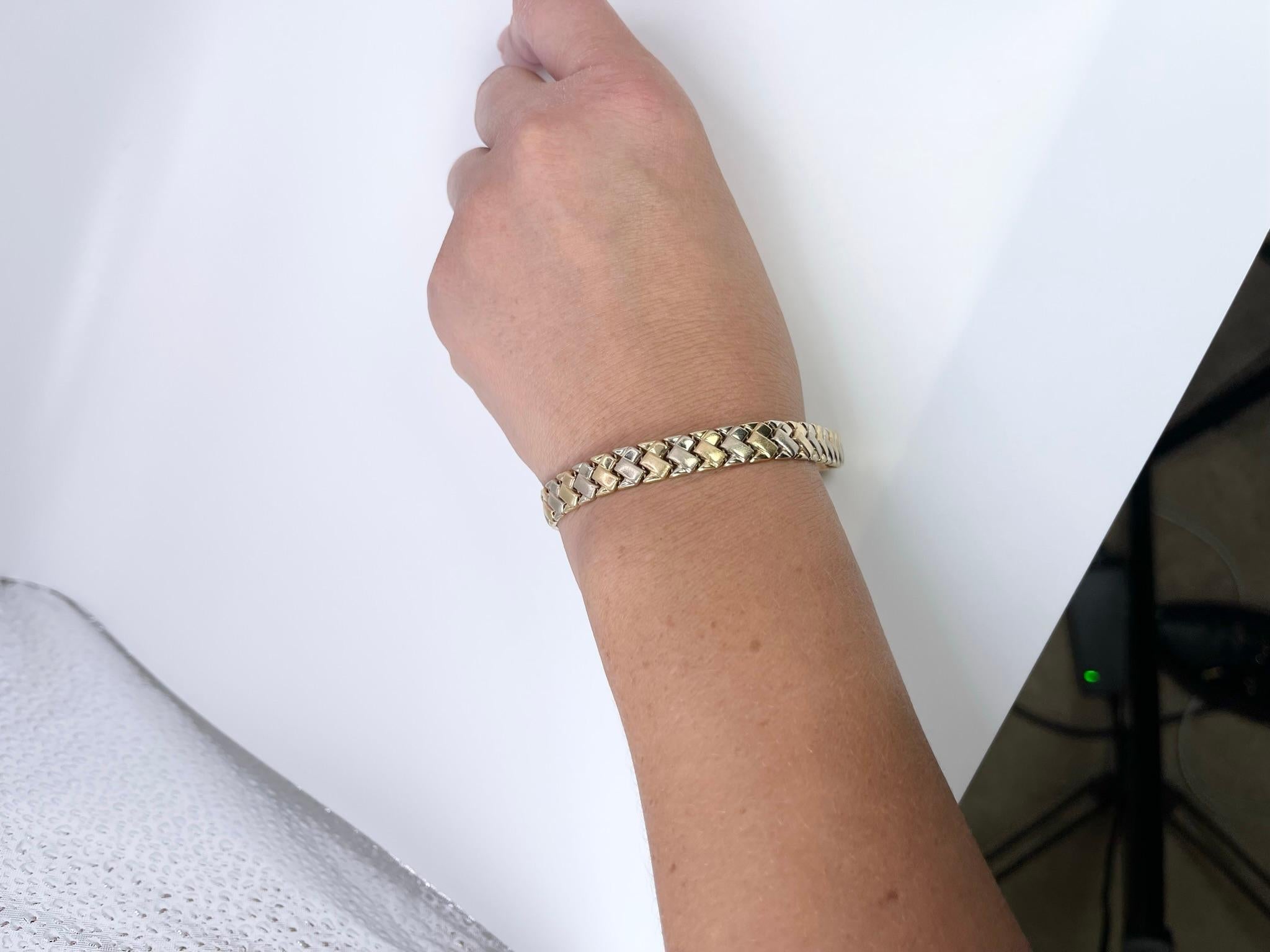 Bracelet moderne en or bicolore 14 carats avec motifs géométriques Unisexe en vente