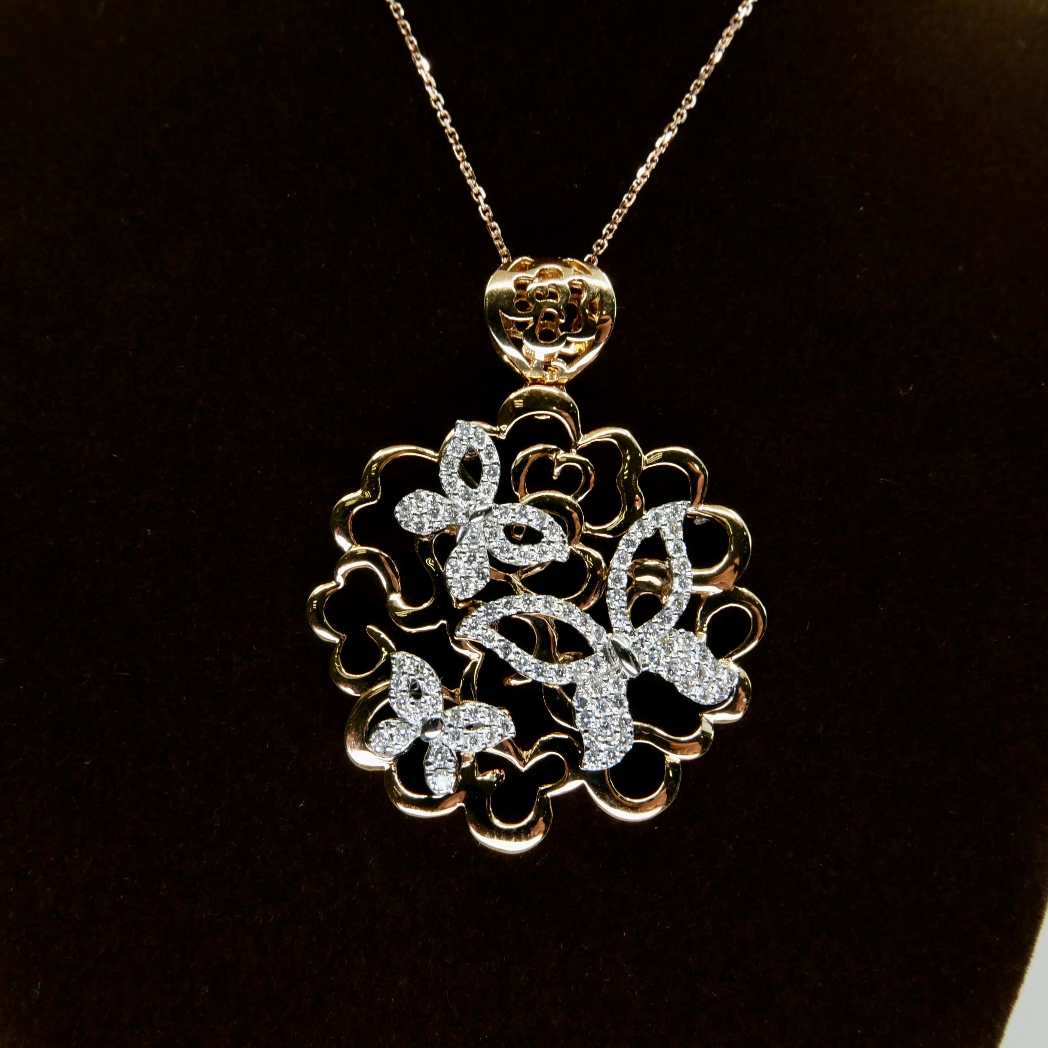 Two Tone Gold Floating Butterfly Diamond Pendant, Excellent Depth of Field In New Condition For Sale In Hong Kong, HK