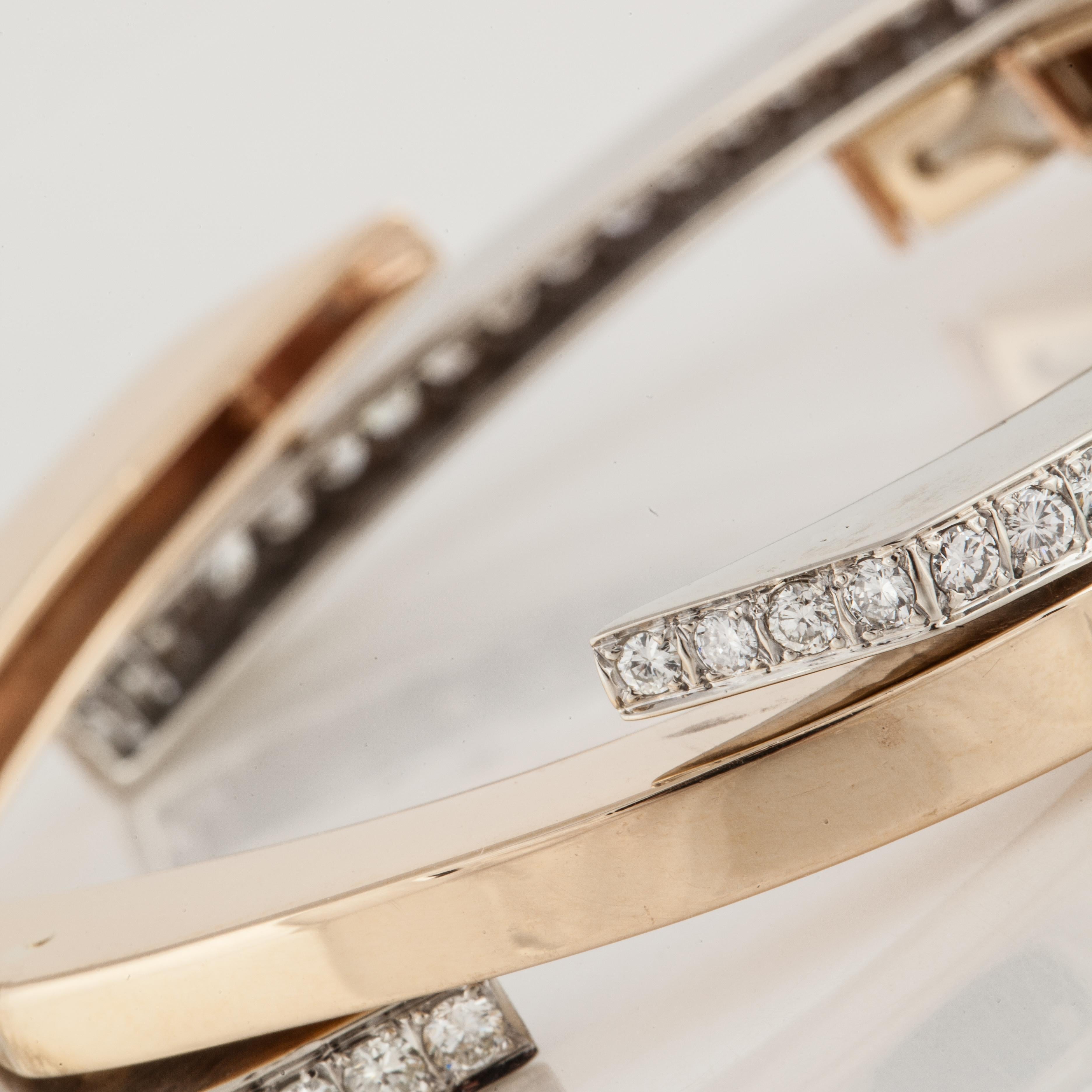Gliederarmband mit abwechselnden Diamanten aus 14 Karat zweifarbigem Gold (Rundschliff) im Angebot