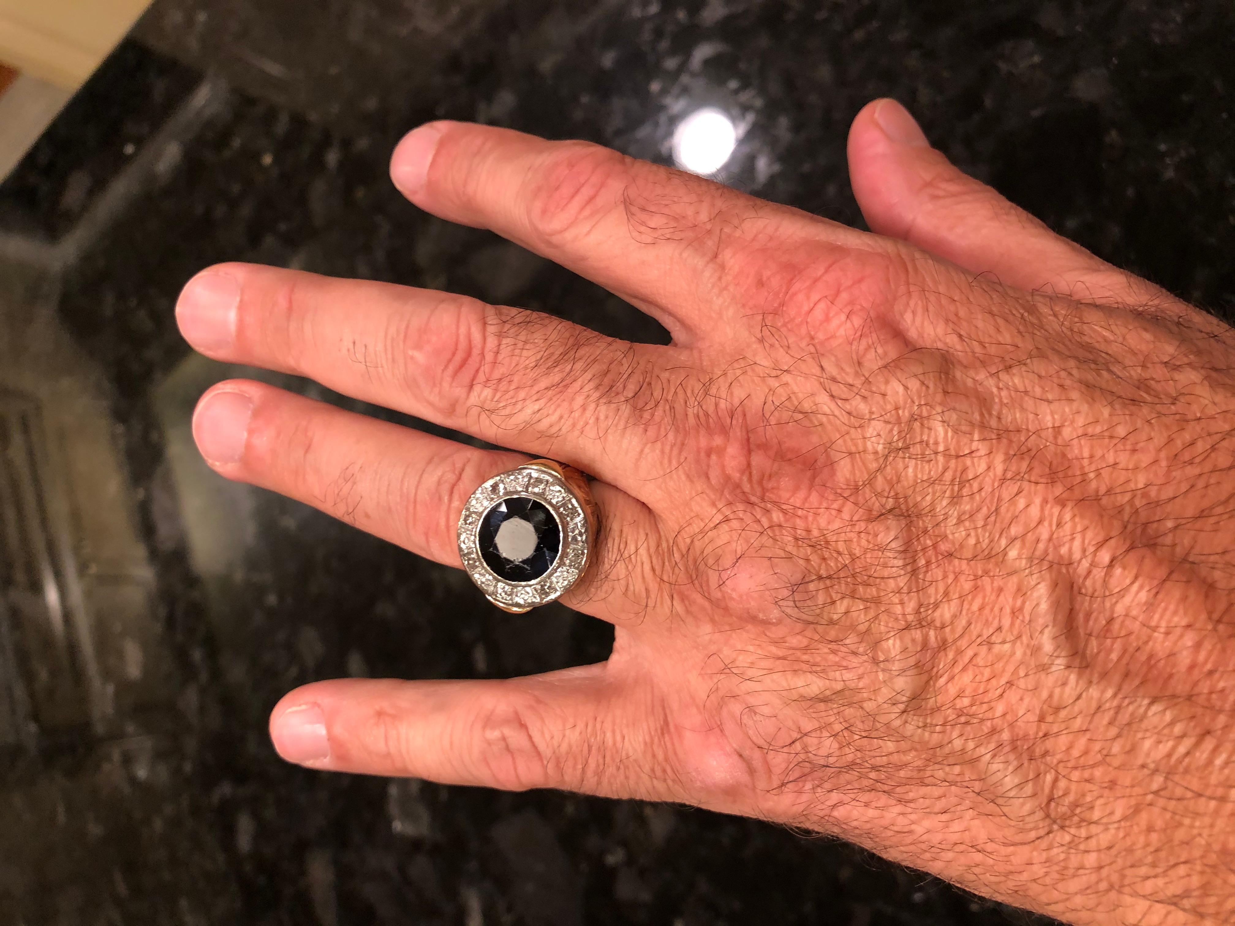 Anello in oro bicolore Diamanti affiancati da uno zaffiro in vendita 1