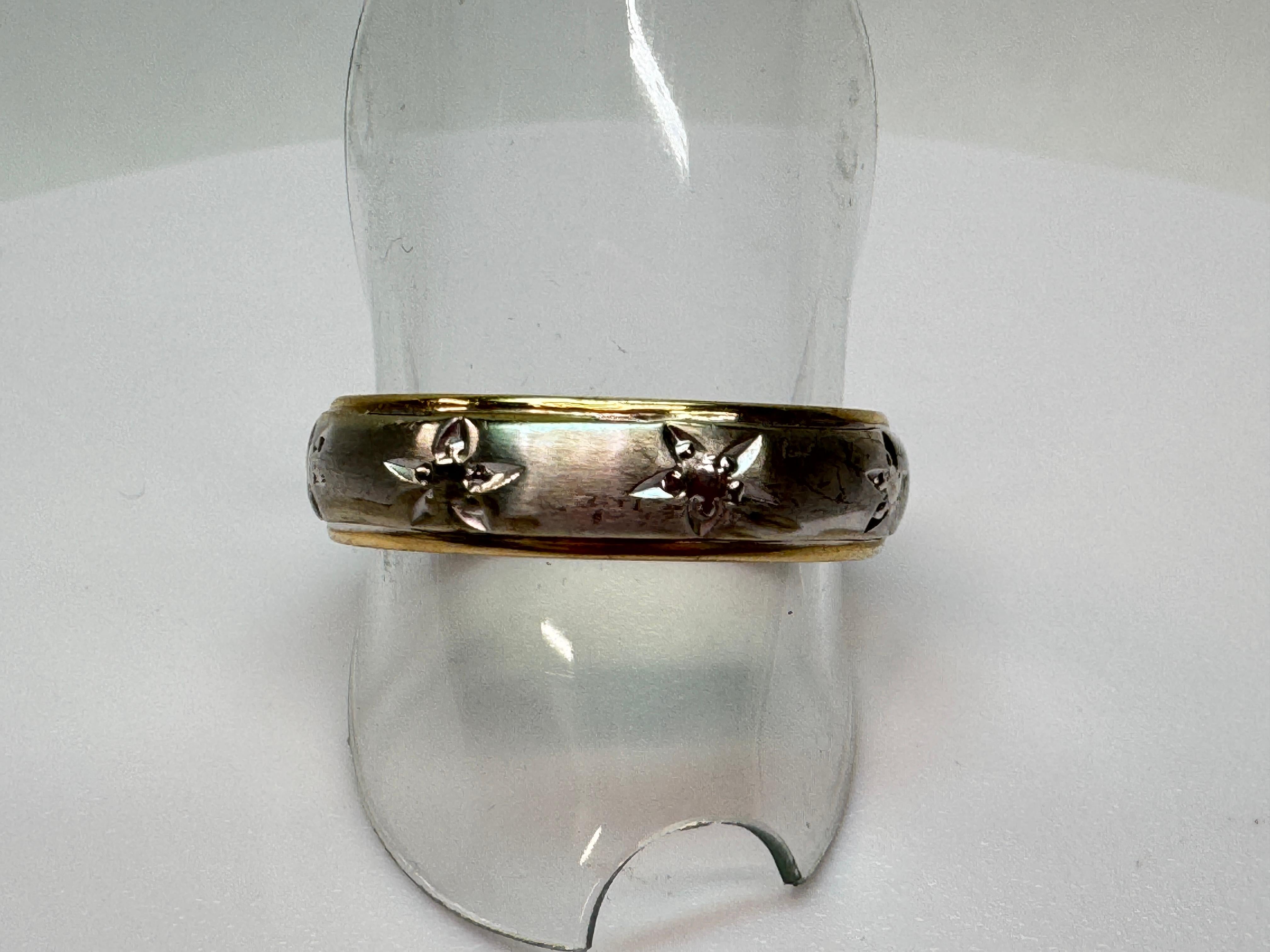 Modern Two-Tone Gold Starburst Ring Band For Sale