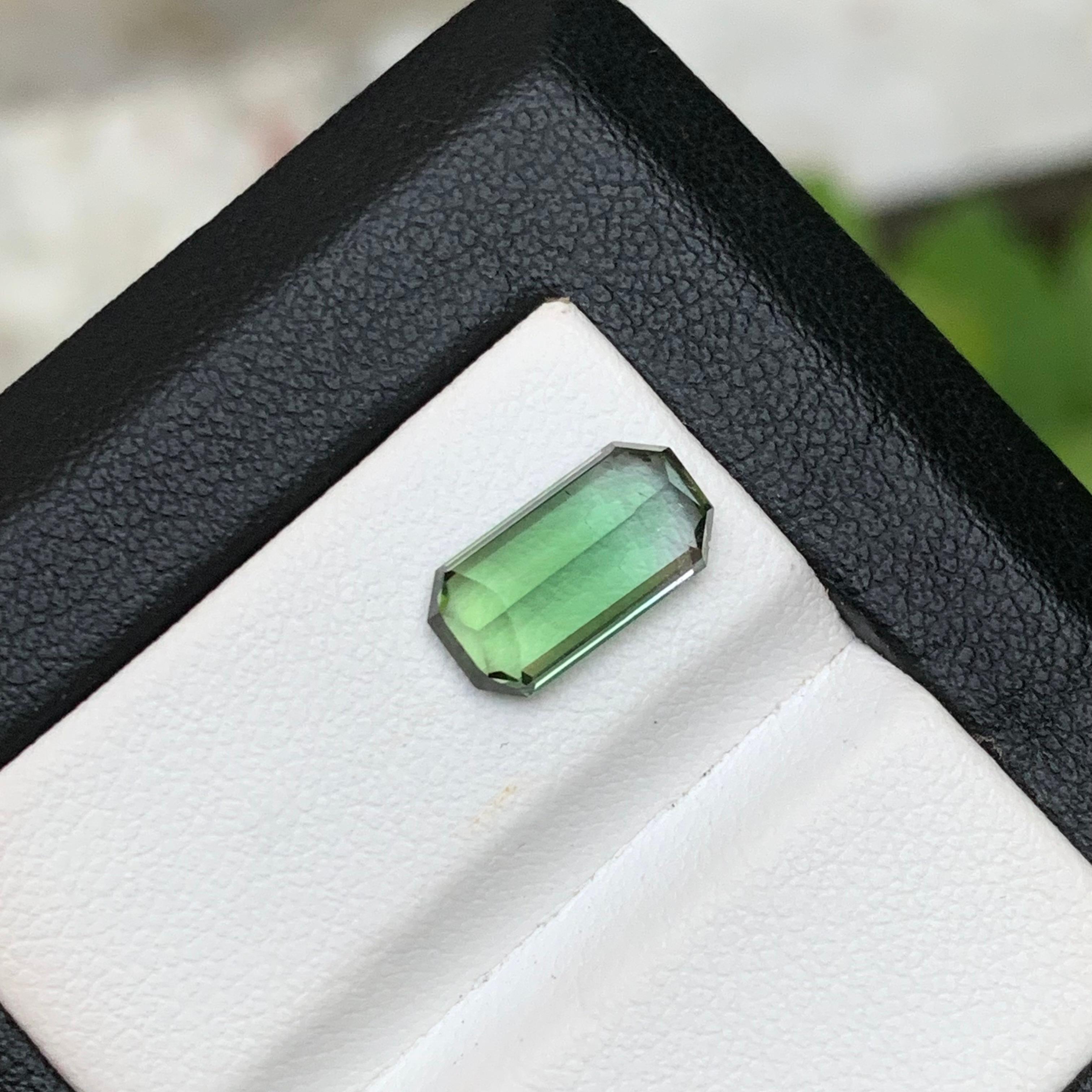 Green Natural Tourmaline Ring Gemstone Two Tone 2.65 Ct Emerald Cut for Jewelry For Sale 5