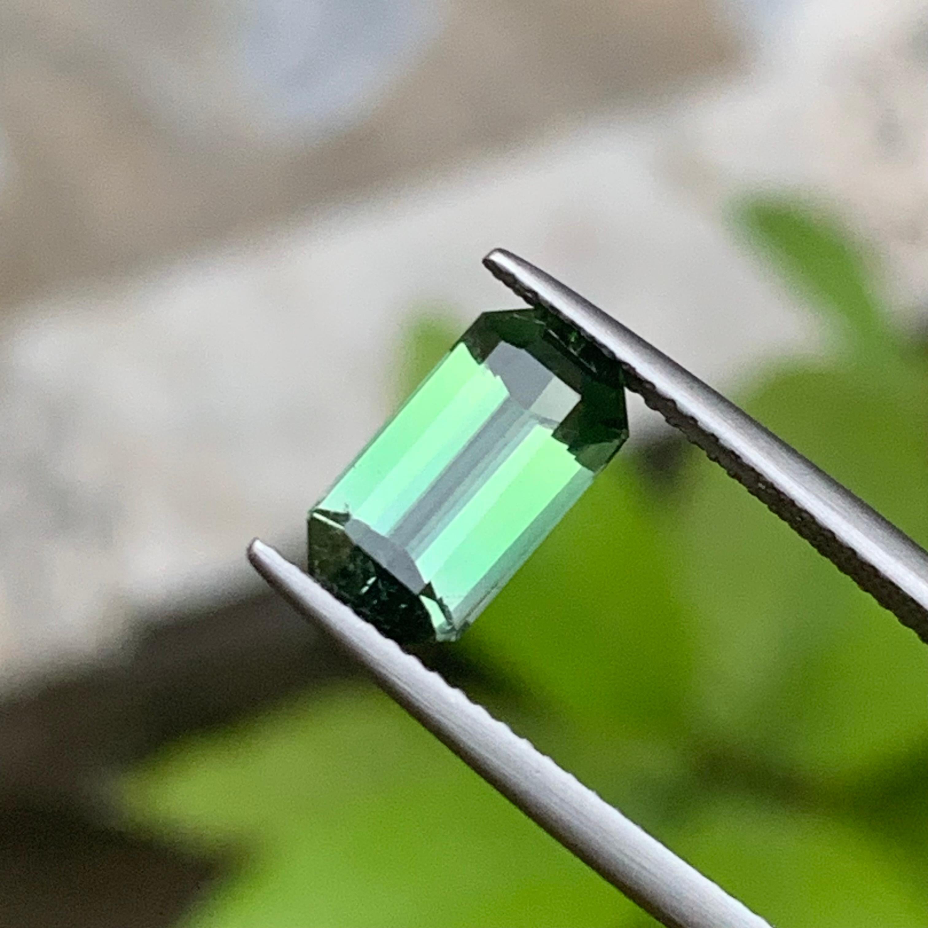 Green Natural Tourmaline Ring Gemstone Two Tone 2.65 Ct Emerald Cut for Jewelry For Sale 7