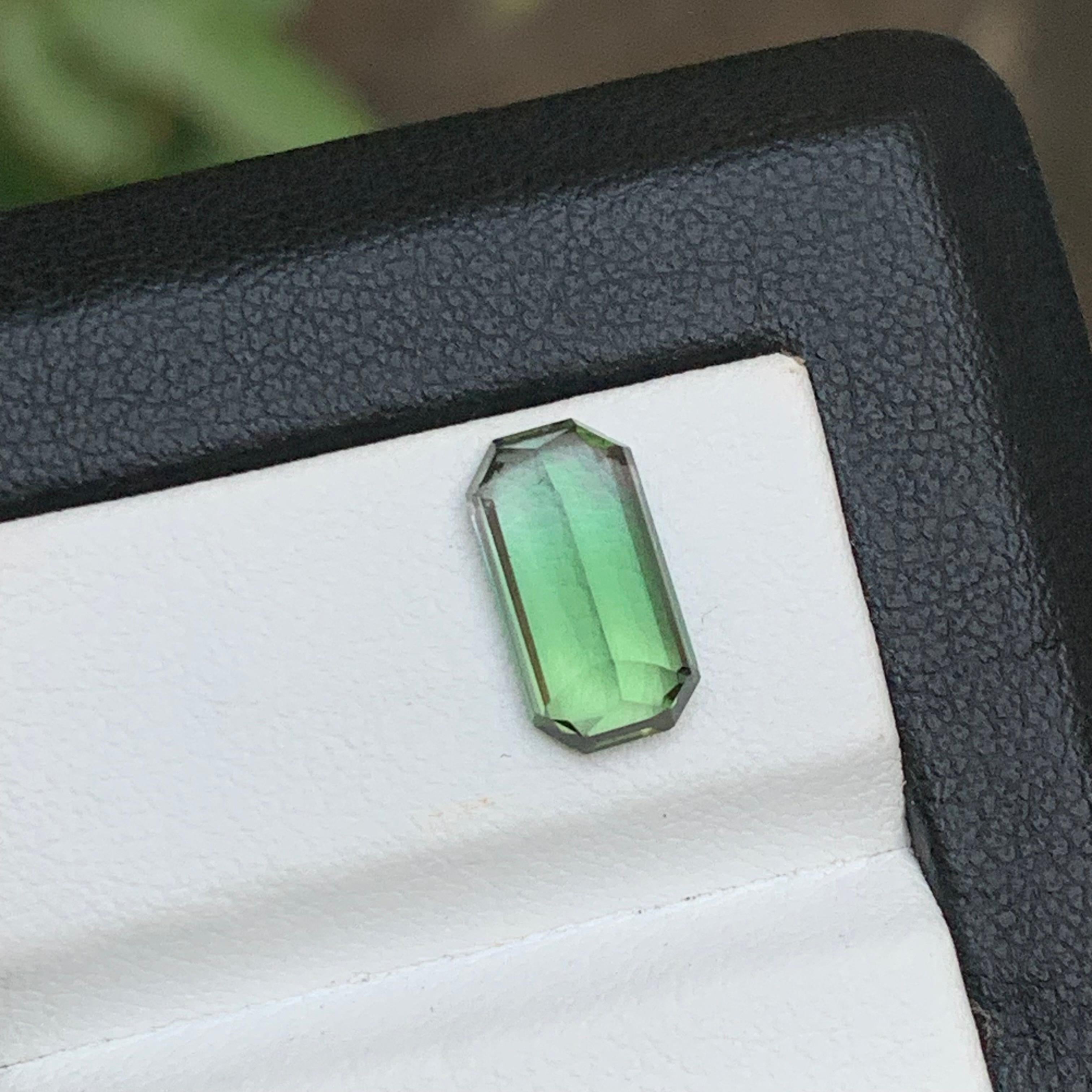 Green Natural Tourmaline Ring Gemstone Two Tone 2.65 Ct Emerald Cut for Jewelry For Sale 1