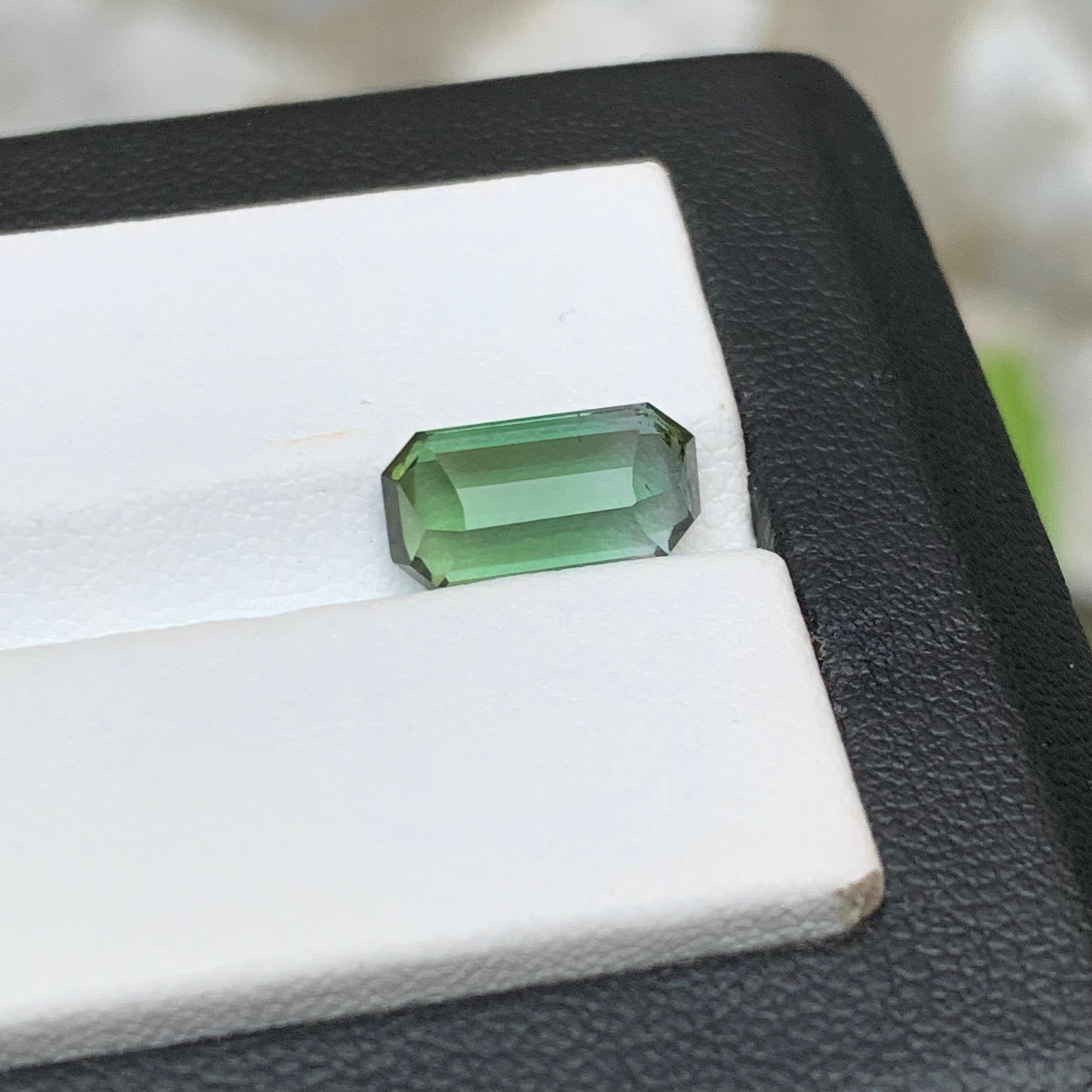Green Natural Tourmaline Ring Gemstone Two Tone 2.65 Ct Emerald Cut for Jewelry For Sale 2