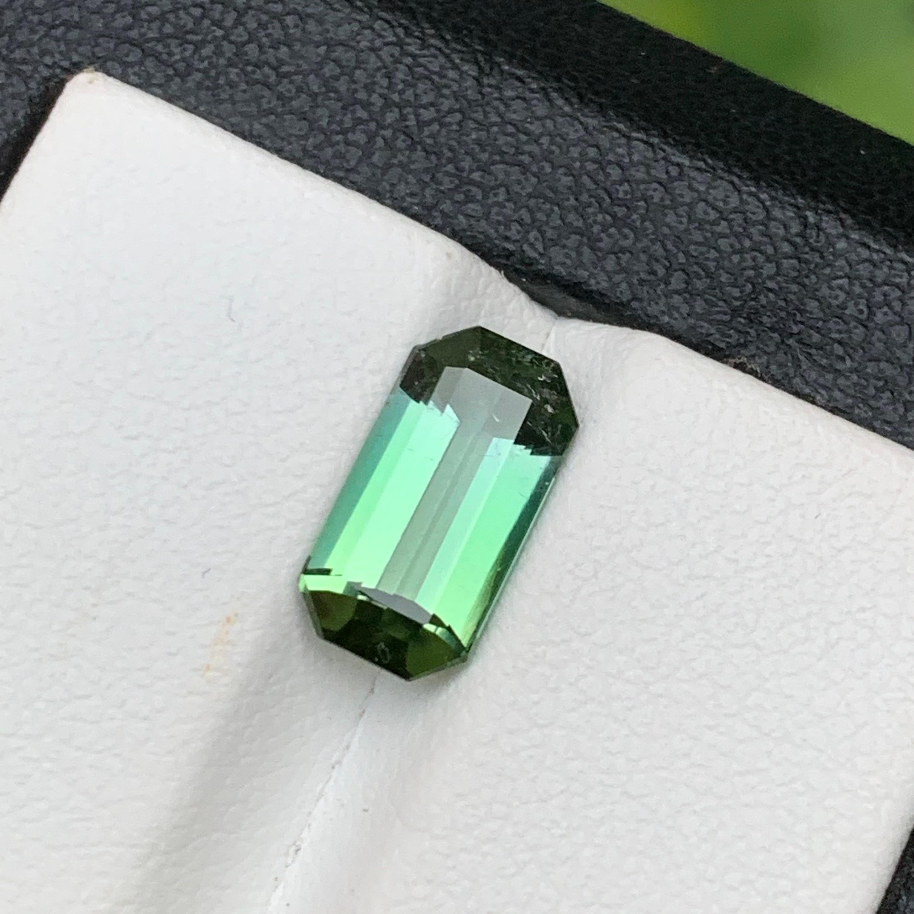 Green Natural Tourmaline Ring Gemstone Two Tone 2.65 Ct Emerald Cut for Jewelry For Sale 4