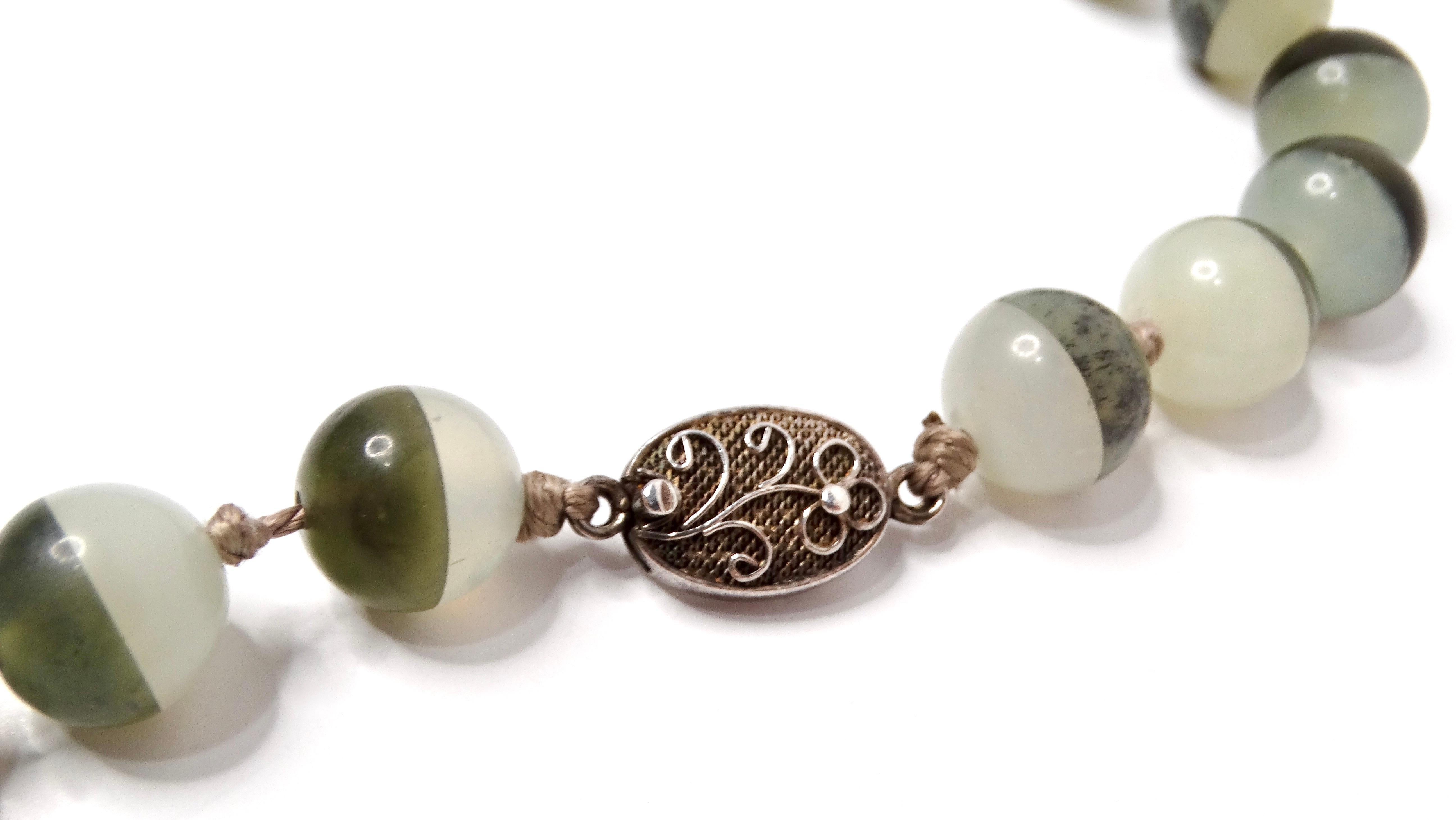 Collana di perline in giada e argento bicolore in vendita 1