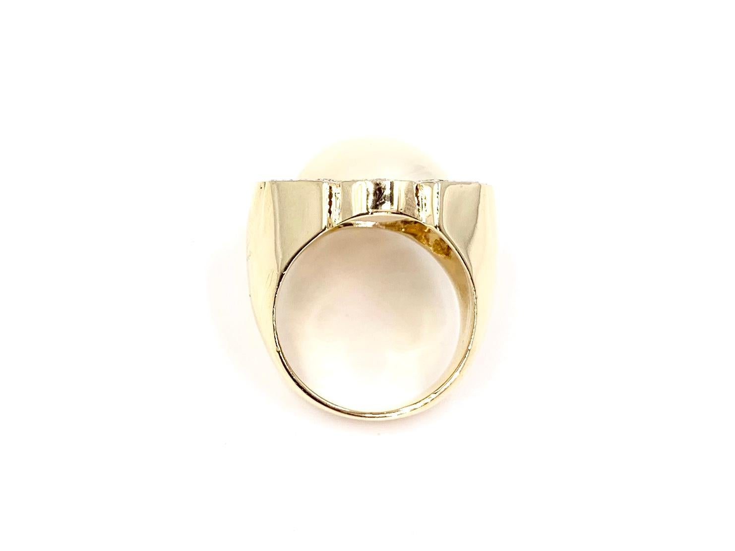 Two-Tone Large Mabe Pearl and Diamond Ring For Sale 2