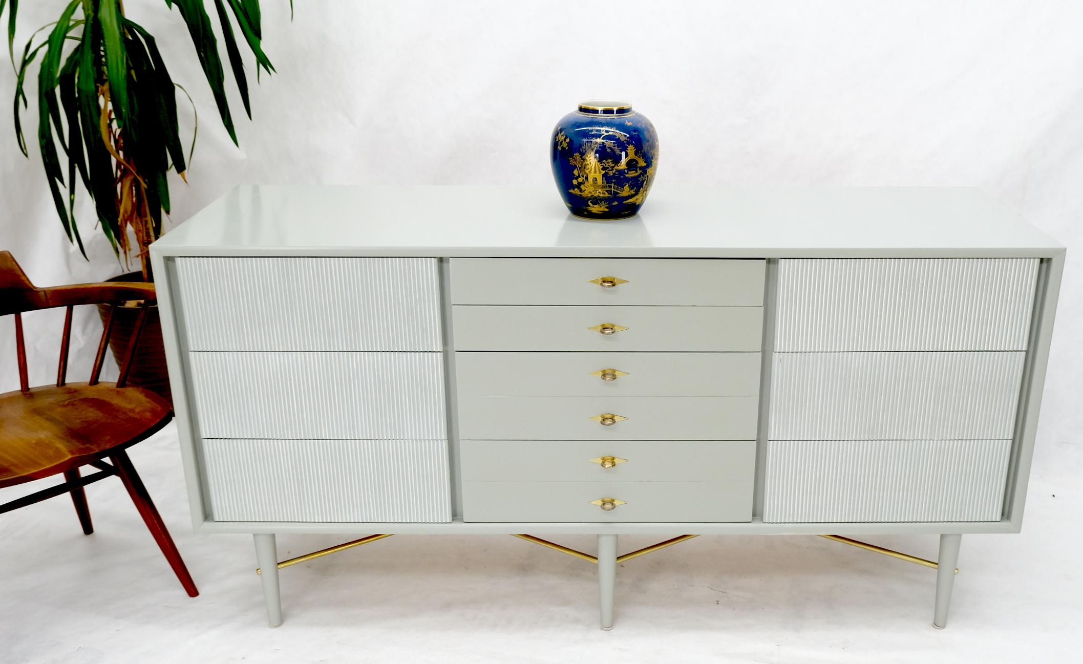 Two Tone Light Grey & White Fluted Drawer Fronts Brass Stretchers Long Dresser  In Excellent Condition For Sale In Rockaway, NJ