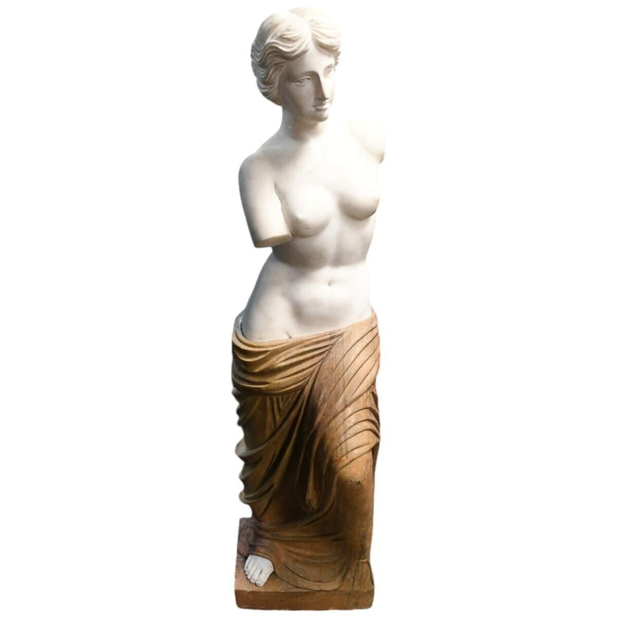 Calco Statua femminile senza braccia in stile greco in marmo bicolore in vendita