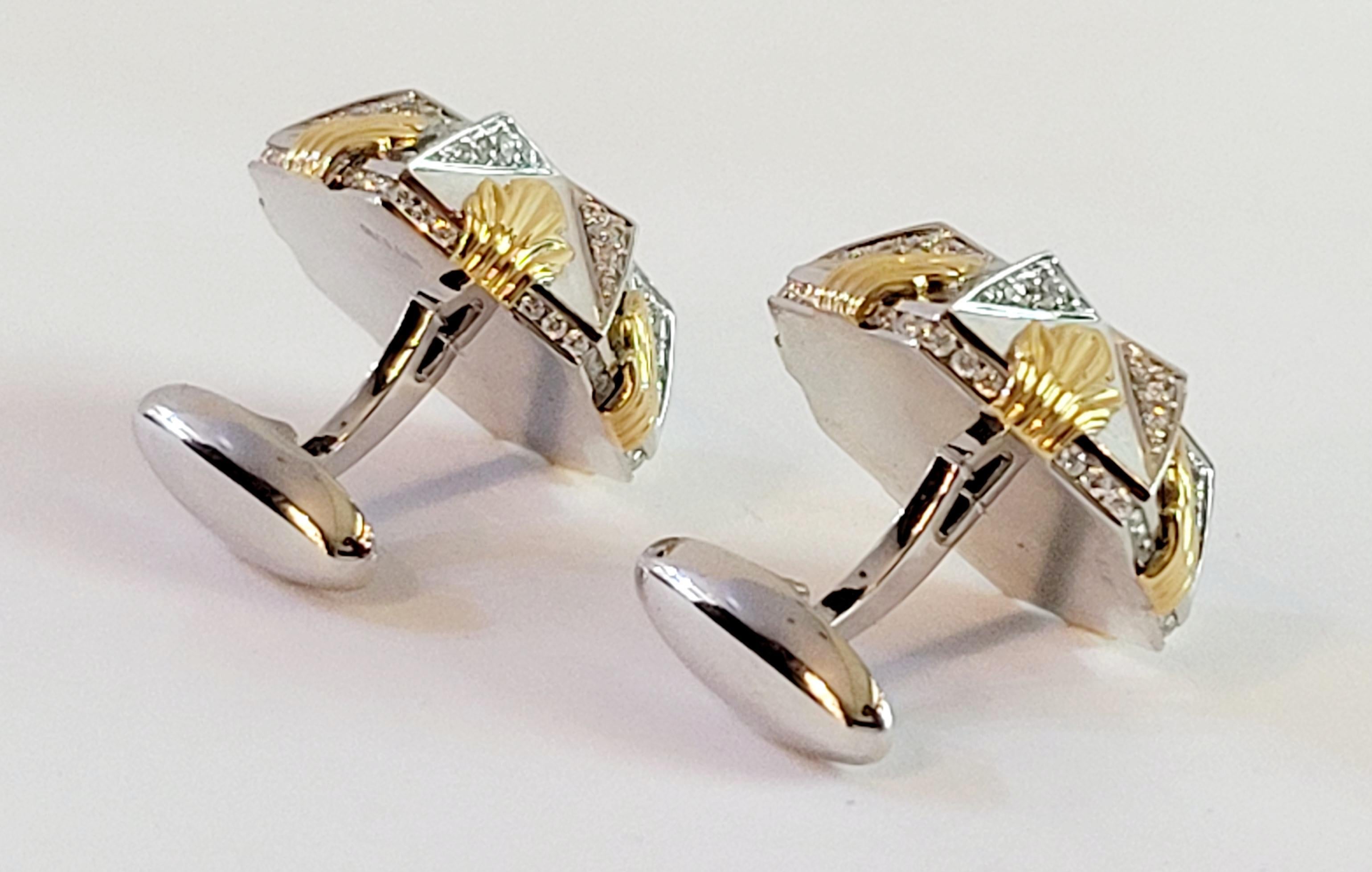 Two tone Men Cufflinks with Diamonds In New Condition For Sale In New York, NY