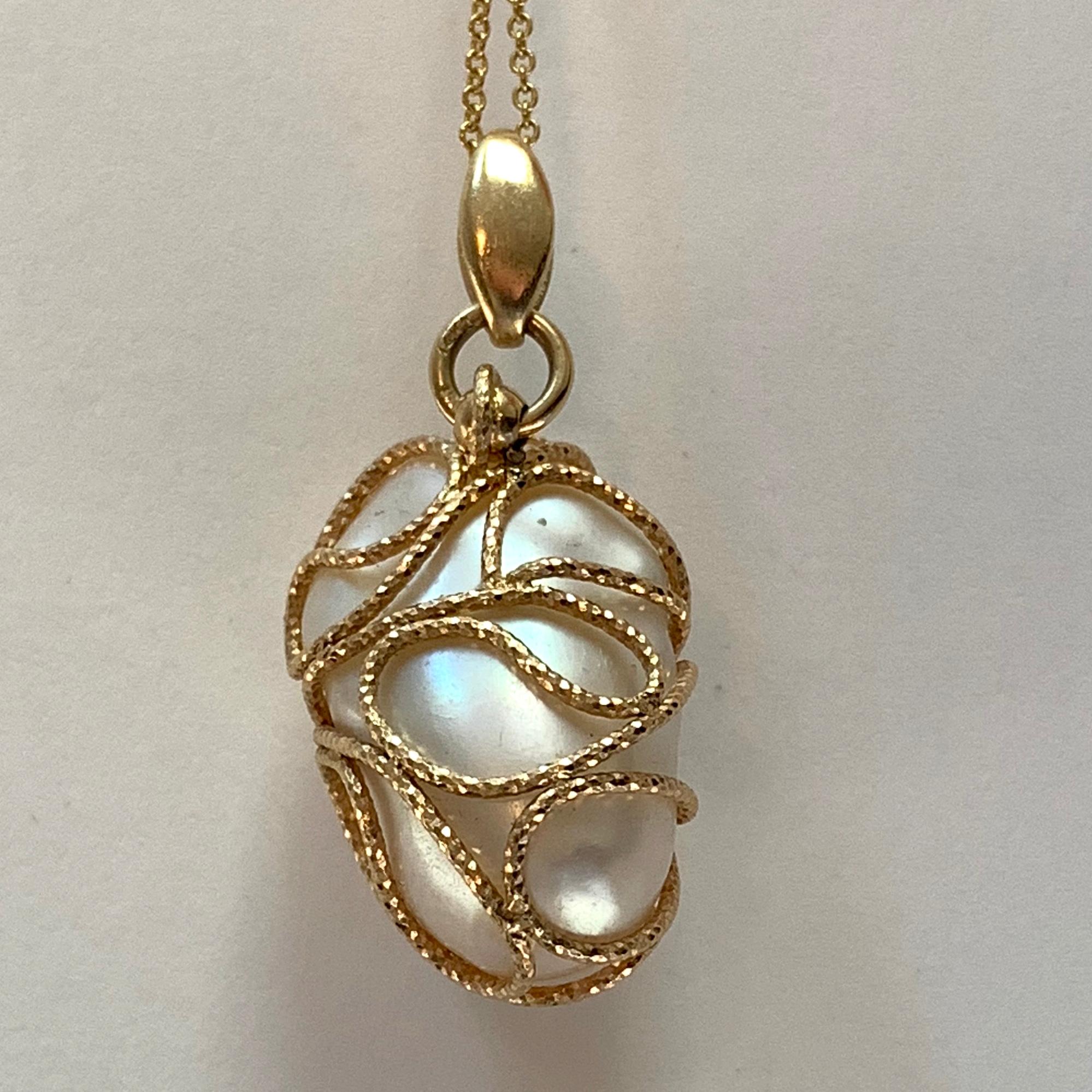 Round Cut Two-Tone Mother of Pearl Pendant