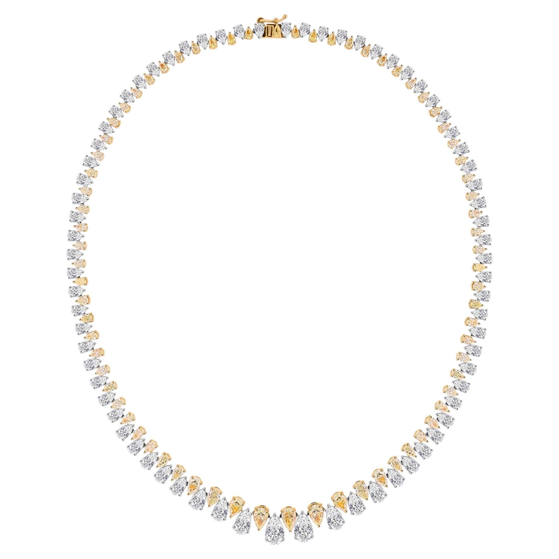Collar «Riviera» de oro bicolor de 18 quilates con un diamante de talla pera de 27,48 quilates. Joyería de alta gama