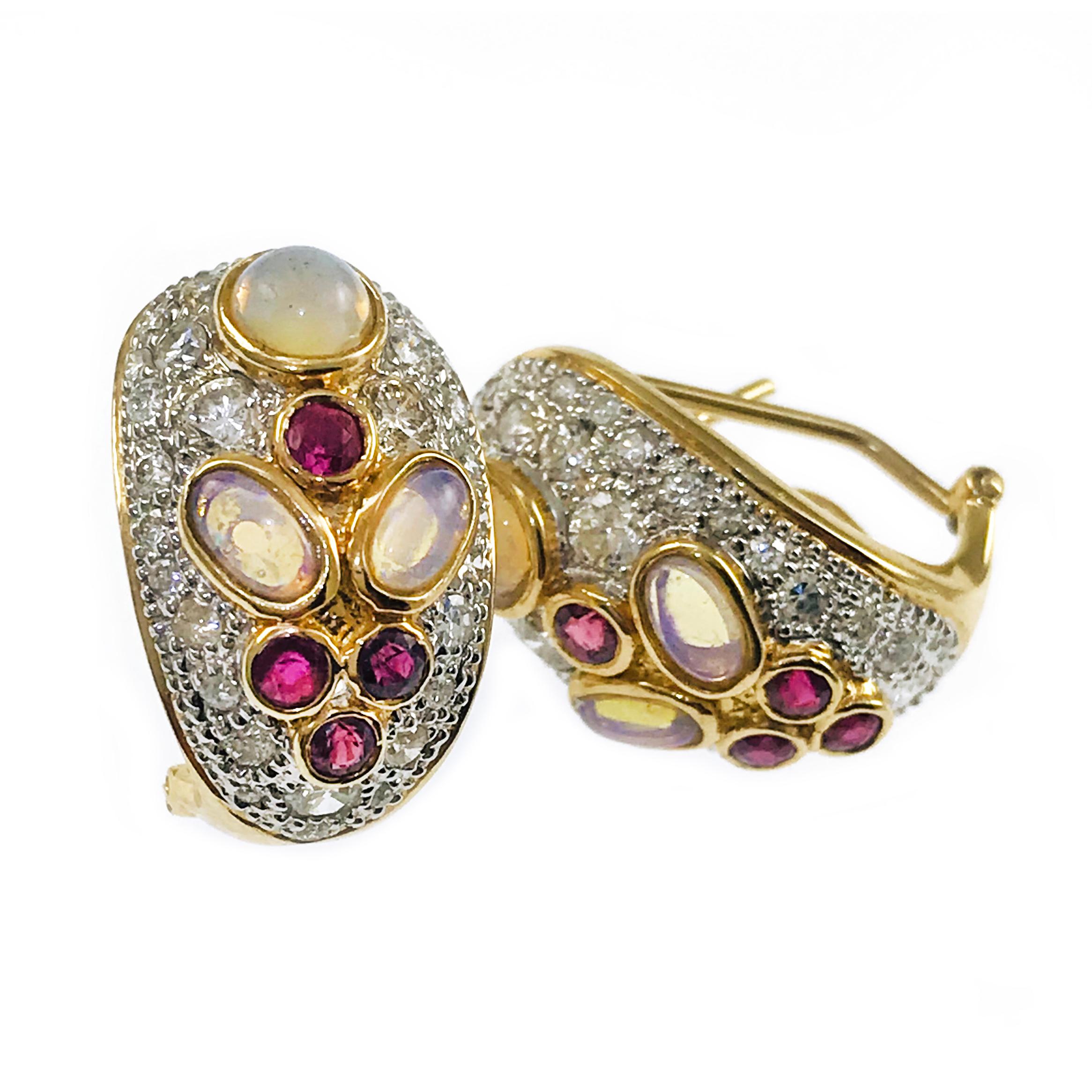 14 Karat zweifarbige Opal-Rubin-Diamant-Ohrringe mit Clip (Rundschliff) im Angebot