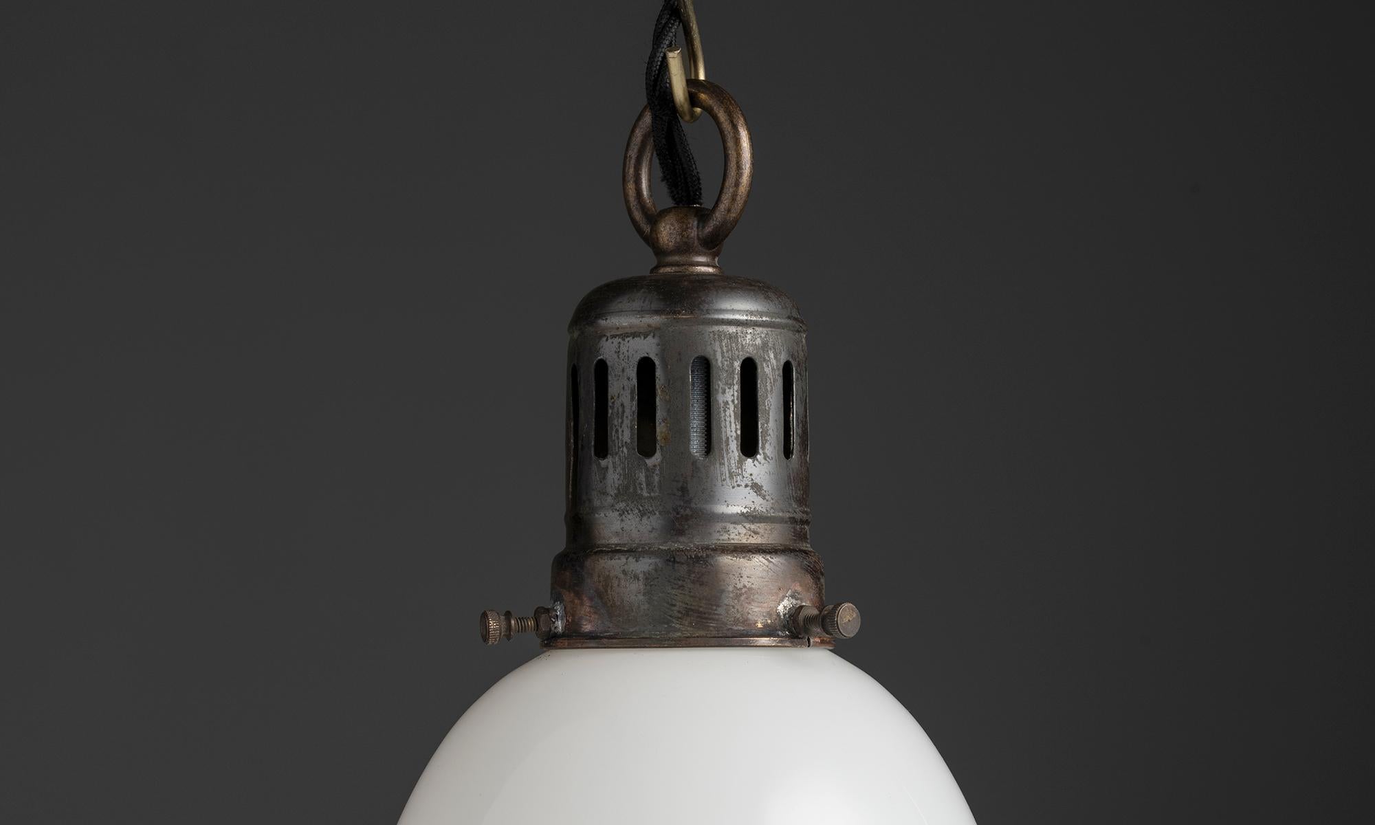 Colgante bicolor, Países Bajos circa 1940 Holandés en venta