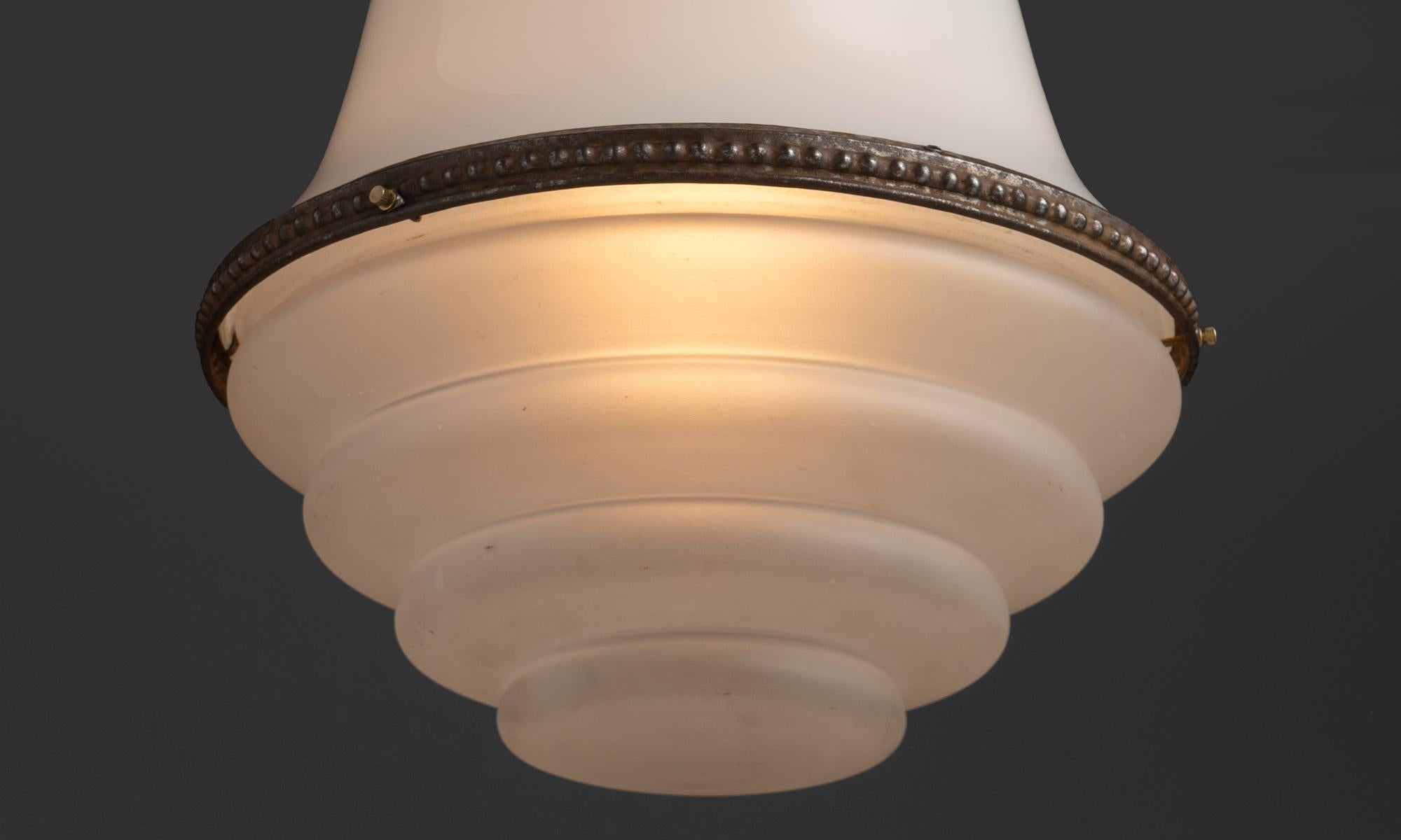 Colgante bicolor, Países Bajos circa 1940 mediados del siglo XX en venta