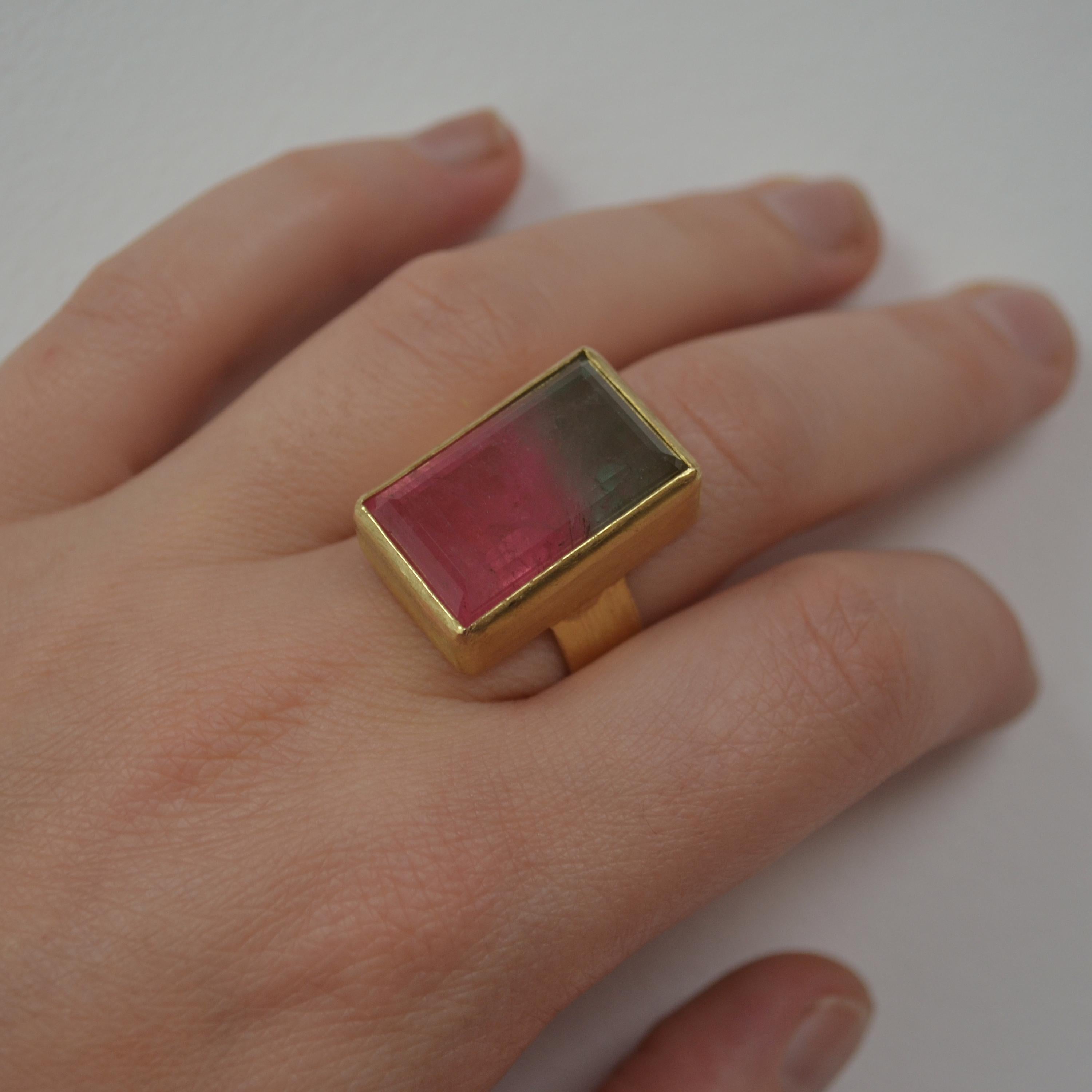 Two-Tone Pink and Mint Watermelon Tourmaline 18 Karat Gold Cocktail Ring In New Condition In London, GB