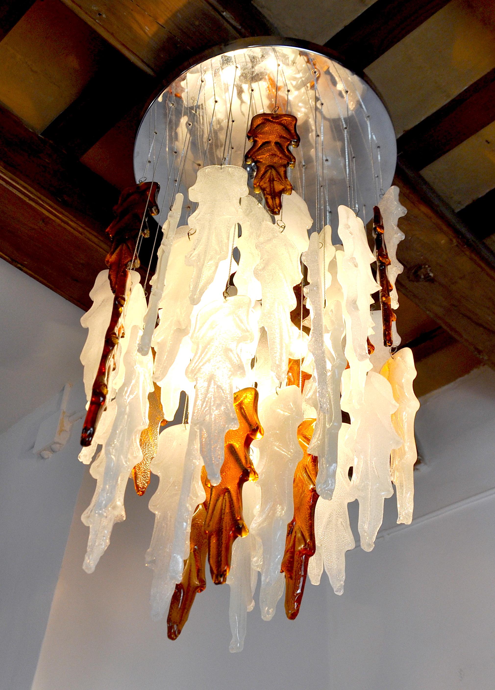Two-Tone Poliarte Waterfall Chandelier by Albano Poli, Murano, 1970, Italy In Good Condition For Sale In BARCELONA, ES