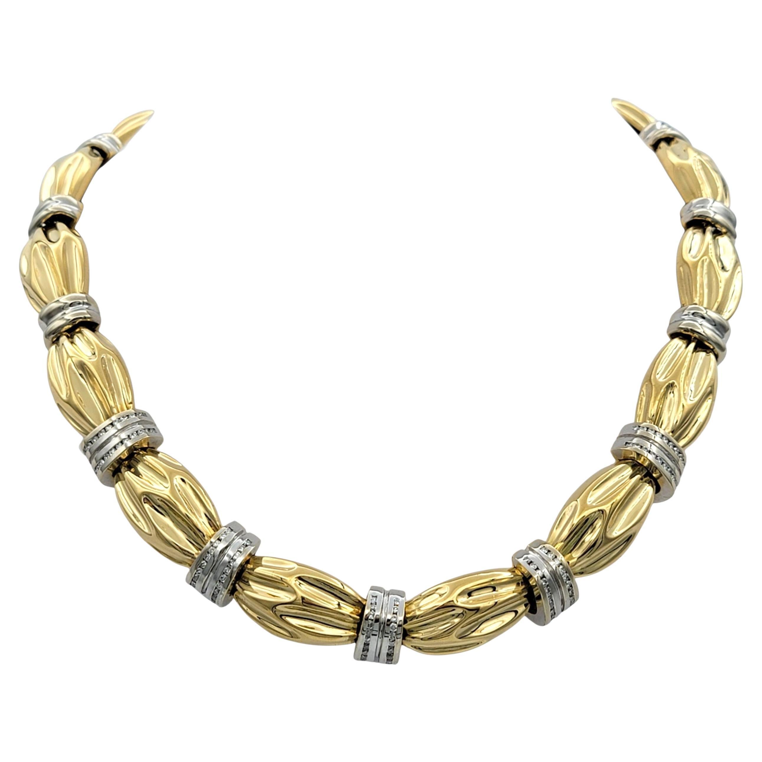 Collier ras du cou à gros maillons en or 18 carats poli bicolore avec diamants en vente