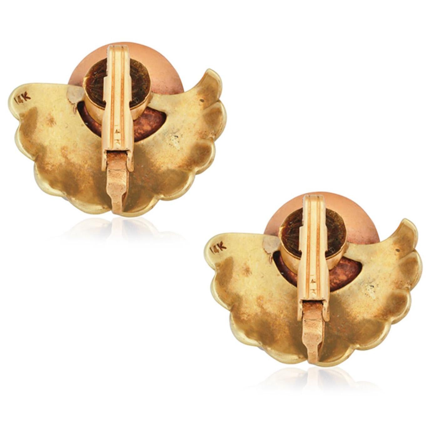 A trendy pair of fan-style Retro Earrings in two-tone gold: 14K Rose and Yellow (Stamped). Earring Size: L 2 x W 1.7 cm. Earring Back: Clip-on.