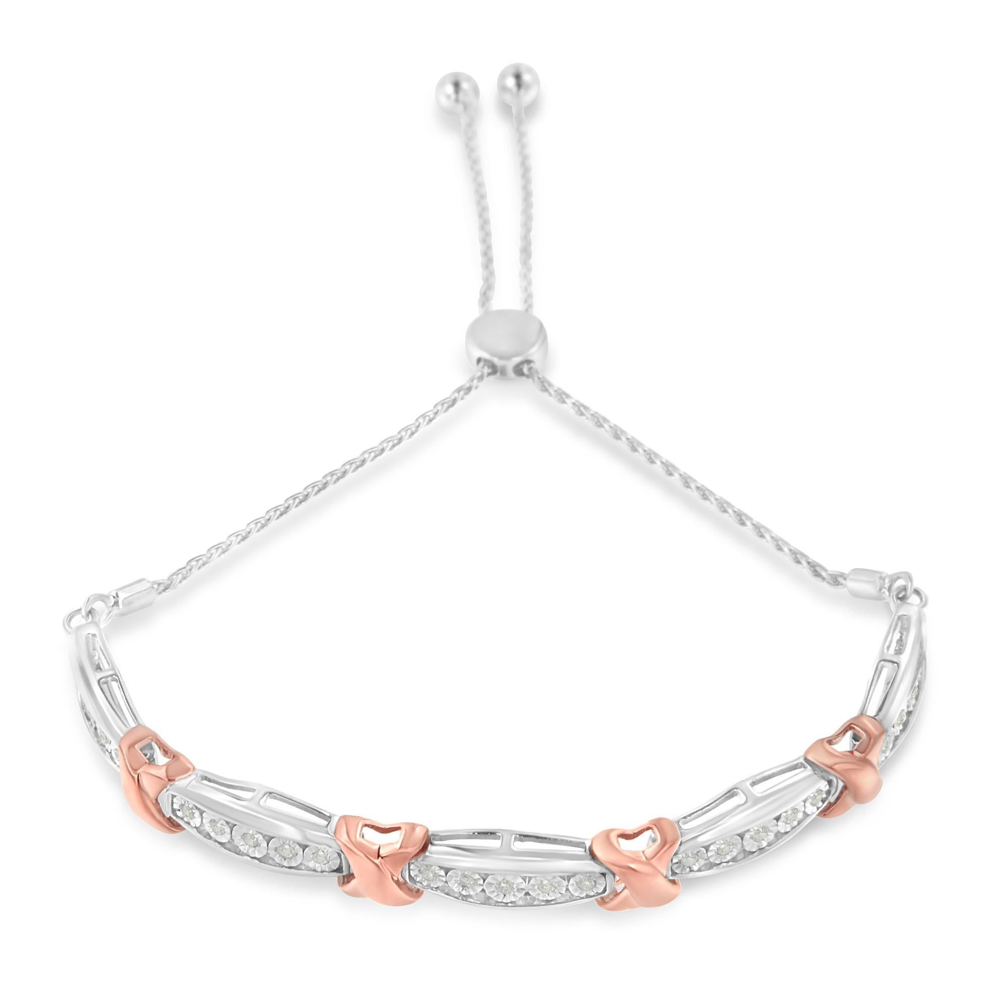 Aggiungi un accessorio drammatico al tuo abbigliamento da sera o da lavoro con il nostro splendido bracciale Bolo in argento sterling bicolore con diamanti taglio rosa, caratterizzato da un classico accento in oro. La combinazione dell'oro e dei 5