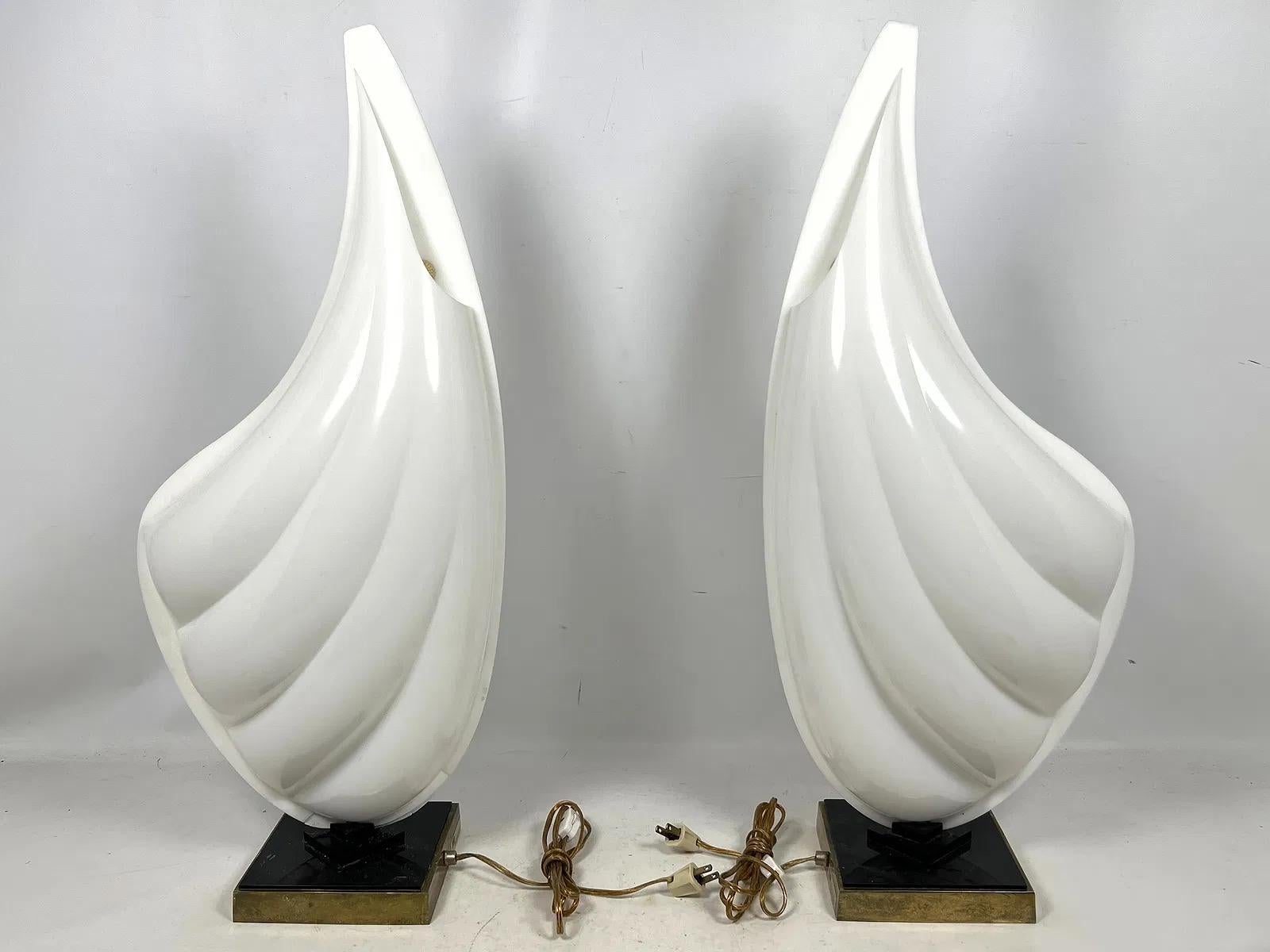Two-Tone Rougier Clam Shell Acrylic Table Lamps - A Pair en venta 4