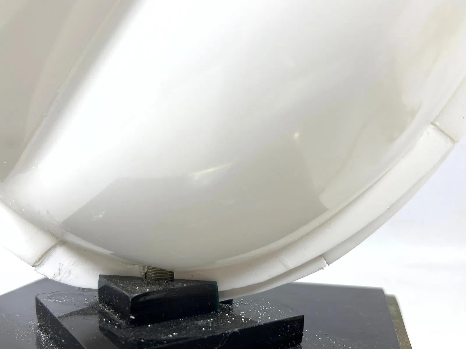 Two-Tone Rougier Clam Shell Acrylic Table Lamps - A Pair en venta 5