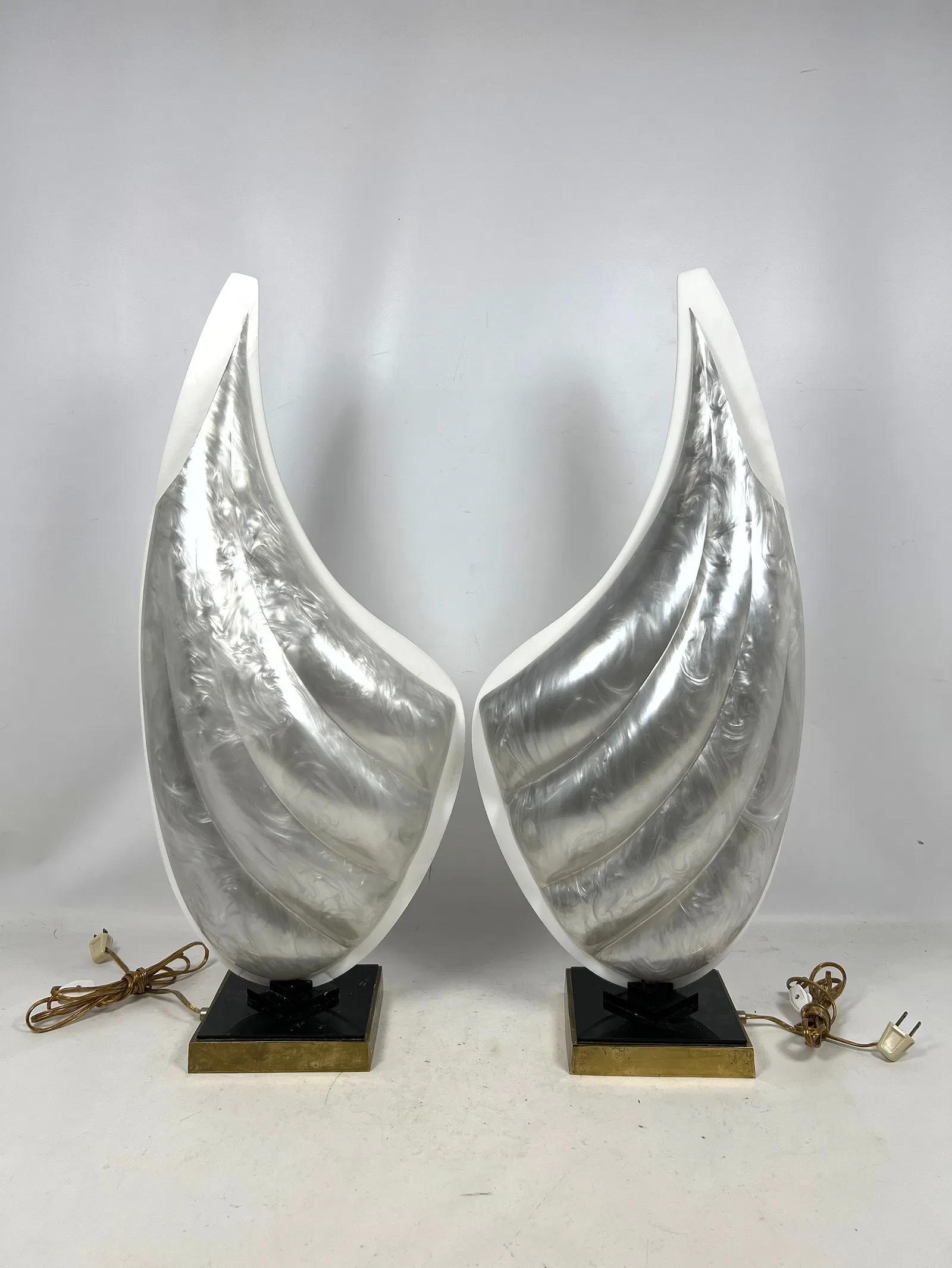 Two-Tone Rougier Clam Shell Acrylic Table Lamps - A Pair en venta 1