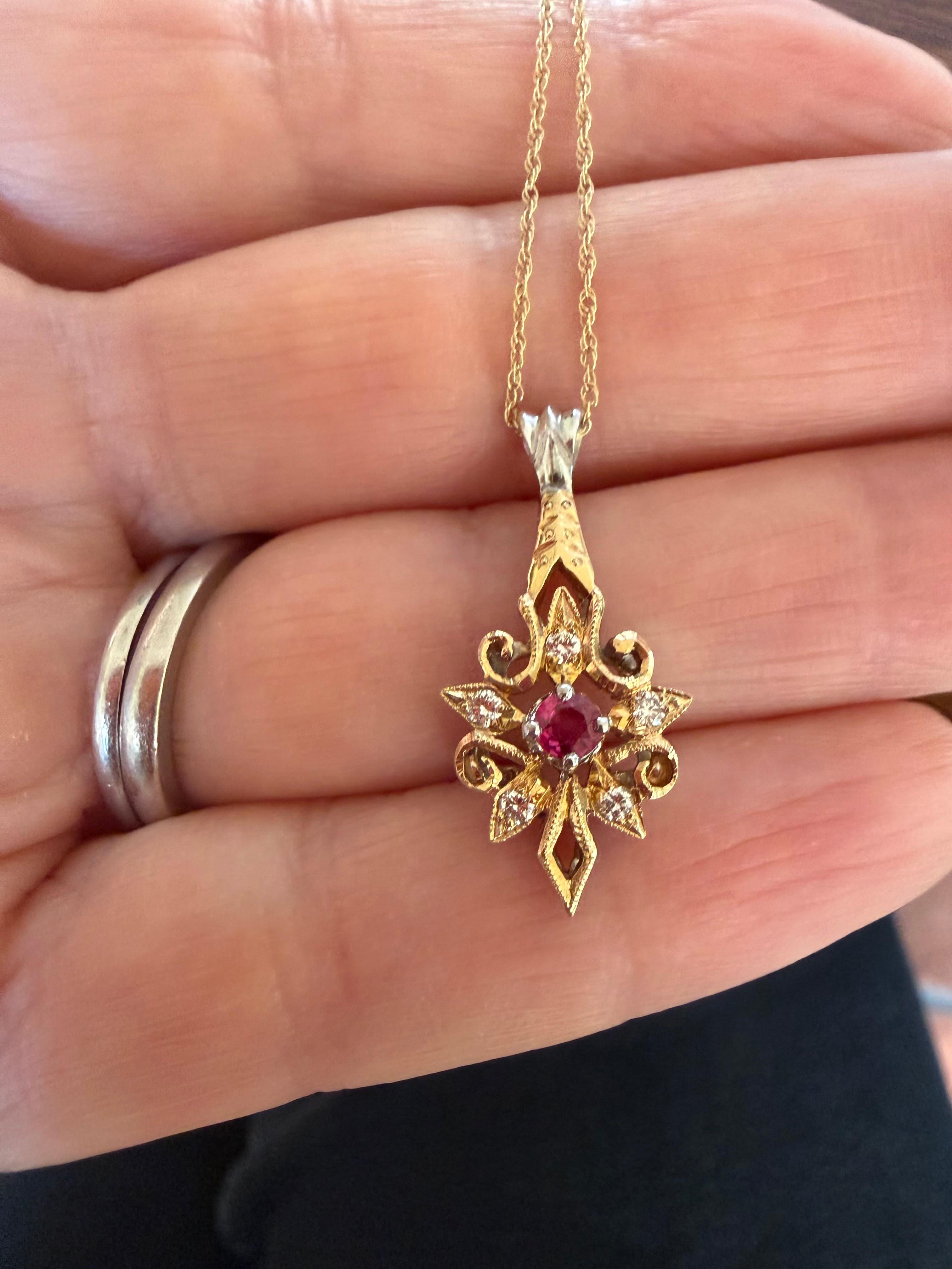Donna Two Tone Ruby and Diamond Pendant Necklace in vendita
