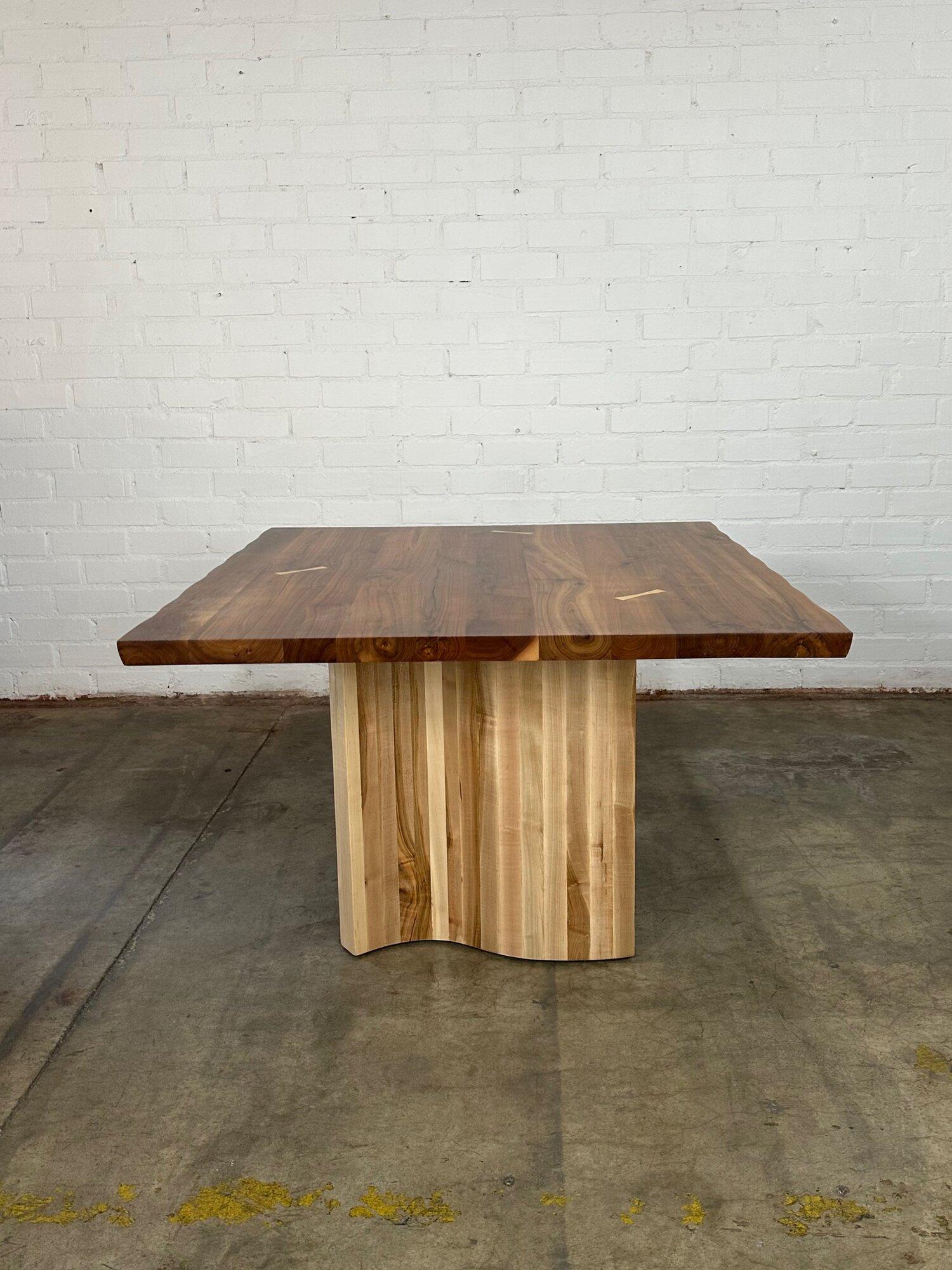 squiggle dining table