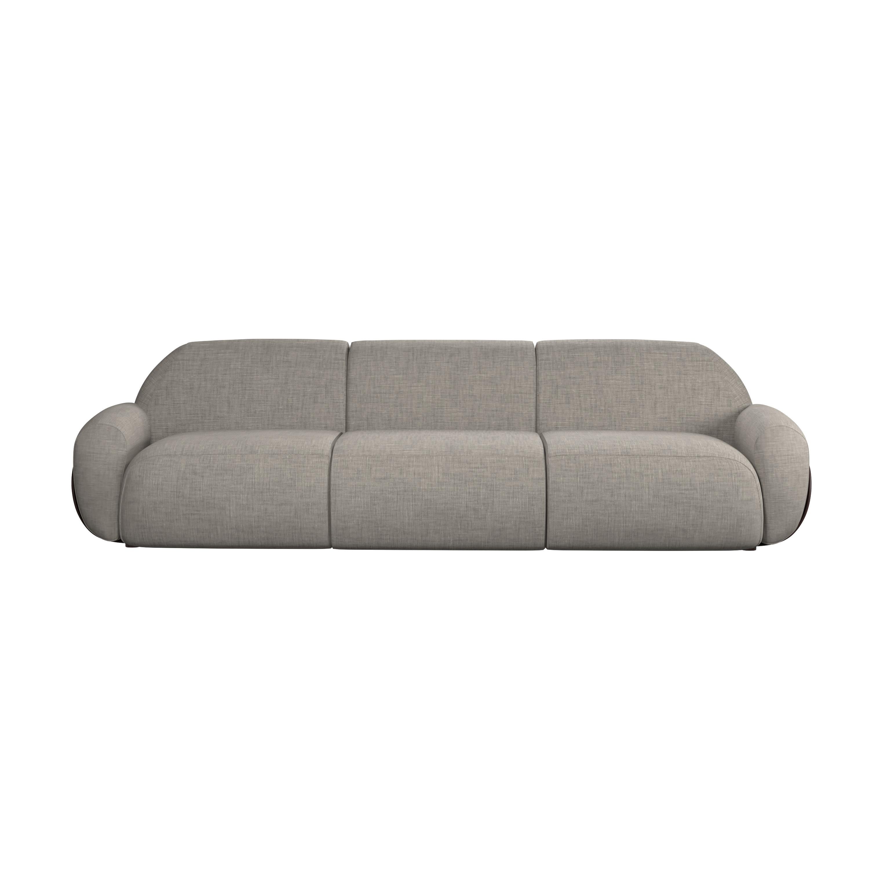 Ti presentiamo il divano a tre posti Kiritsu, un capolavoro di design e artigianato ispirato alle disciplinate tradizioni dell'antico Giappone. Questo lussuoso pezzo combina un'estetica contemporanea con un comfort senza pari, rendendolo un'aggiunta