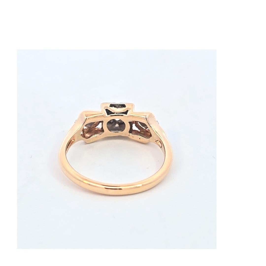 Anillo de diamantes de dos tonos y tres piedras 14 quilates Art Decó en venta
