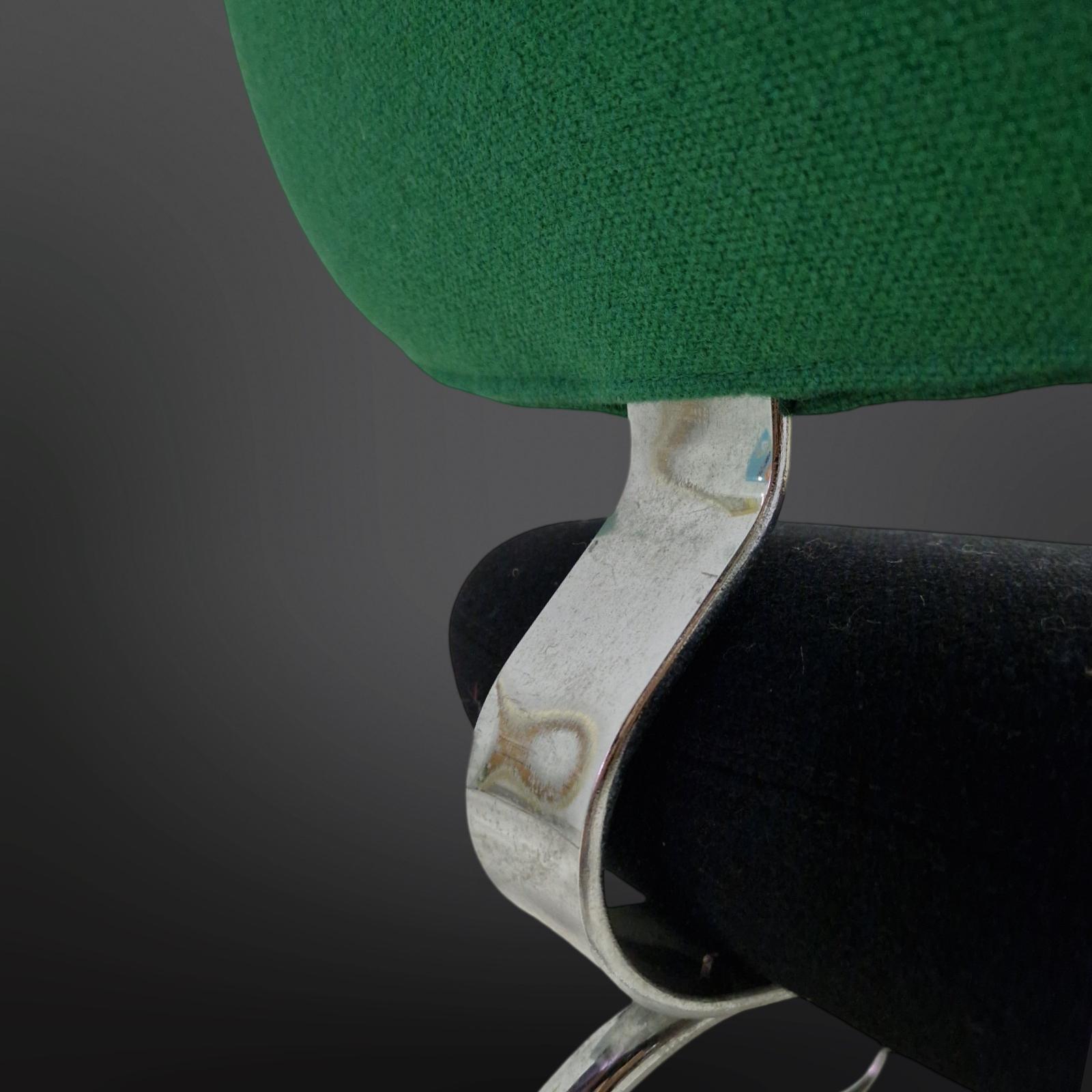 two tone Vega chair by Jasper Morrison for Artifort, Netherlands 1990s For Sale 5