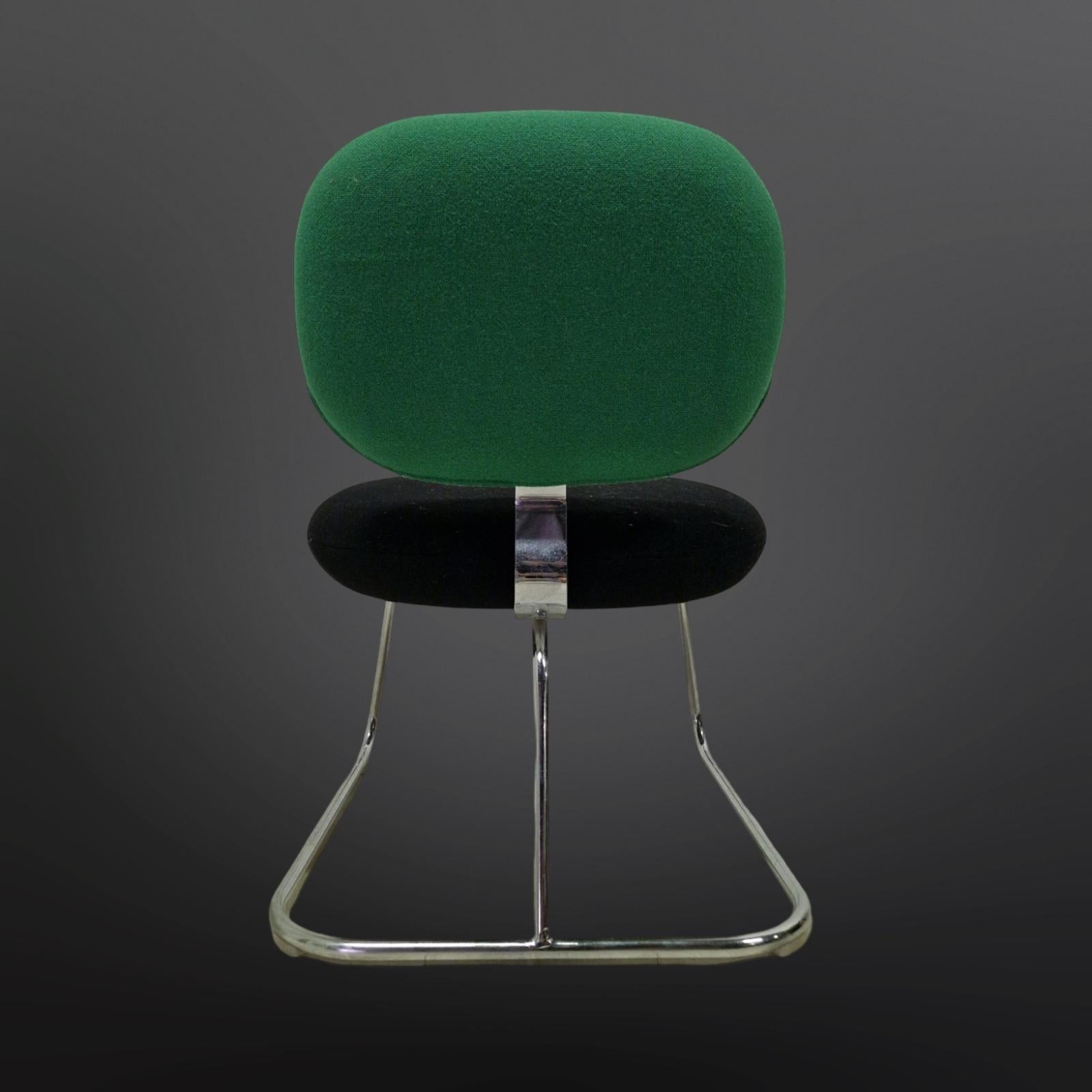 Dutch two tone Vega chair by Jasper Morrison for Artifort, Netherlands 1990s For Sale