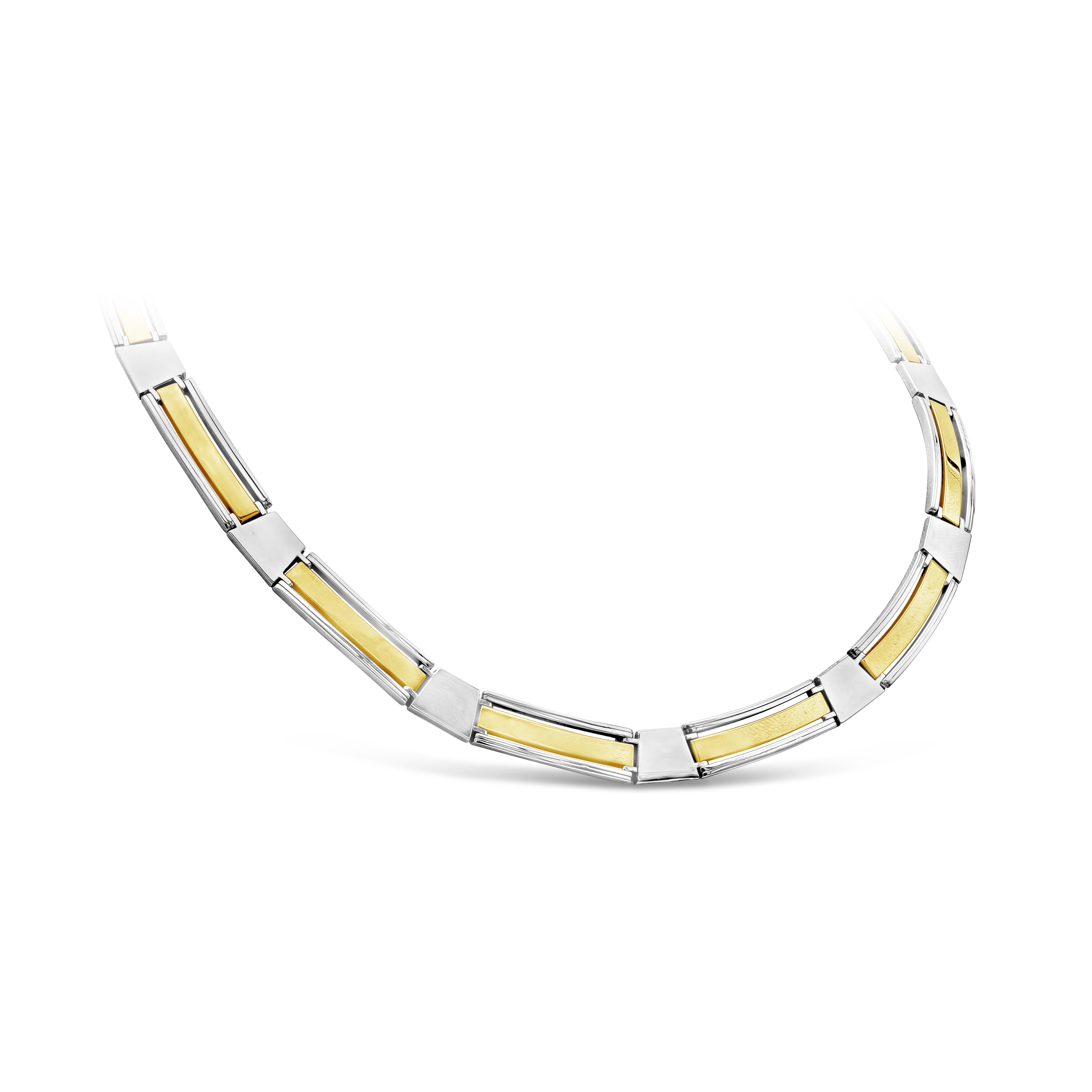 A stylish collar necklace inspired by Versace, featuring a vintage style of two-tone 14K gold. Perfect for casual wear. 