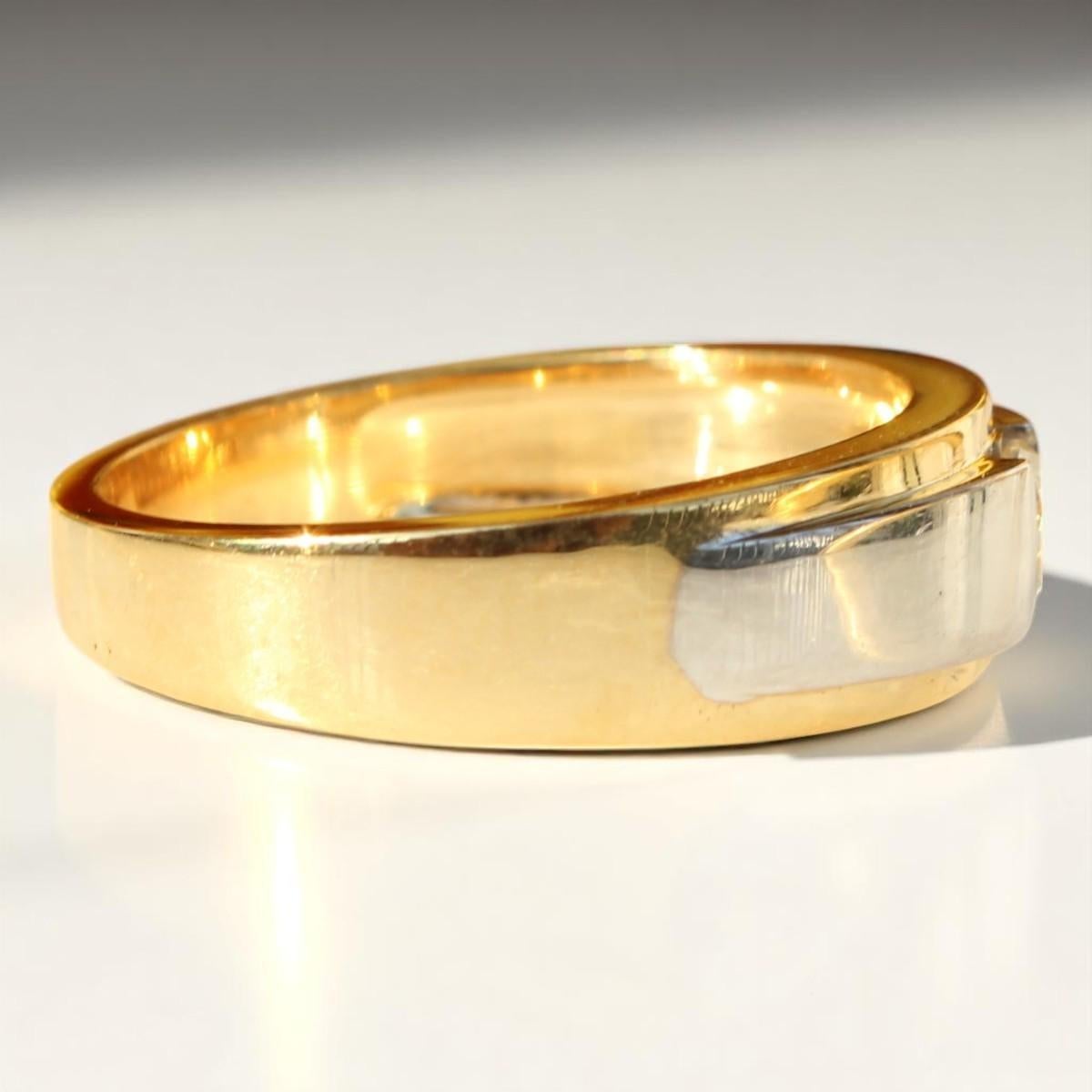 Taille ronde Anneau de mariage bicolore pour homme en or massif 14k (certifié) en vente