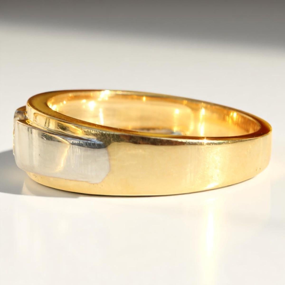 Anneau de mariage bicolore pour homme en or massif 14k (certifié) Neuf - En vente à New Delhi, DL