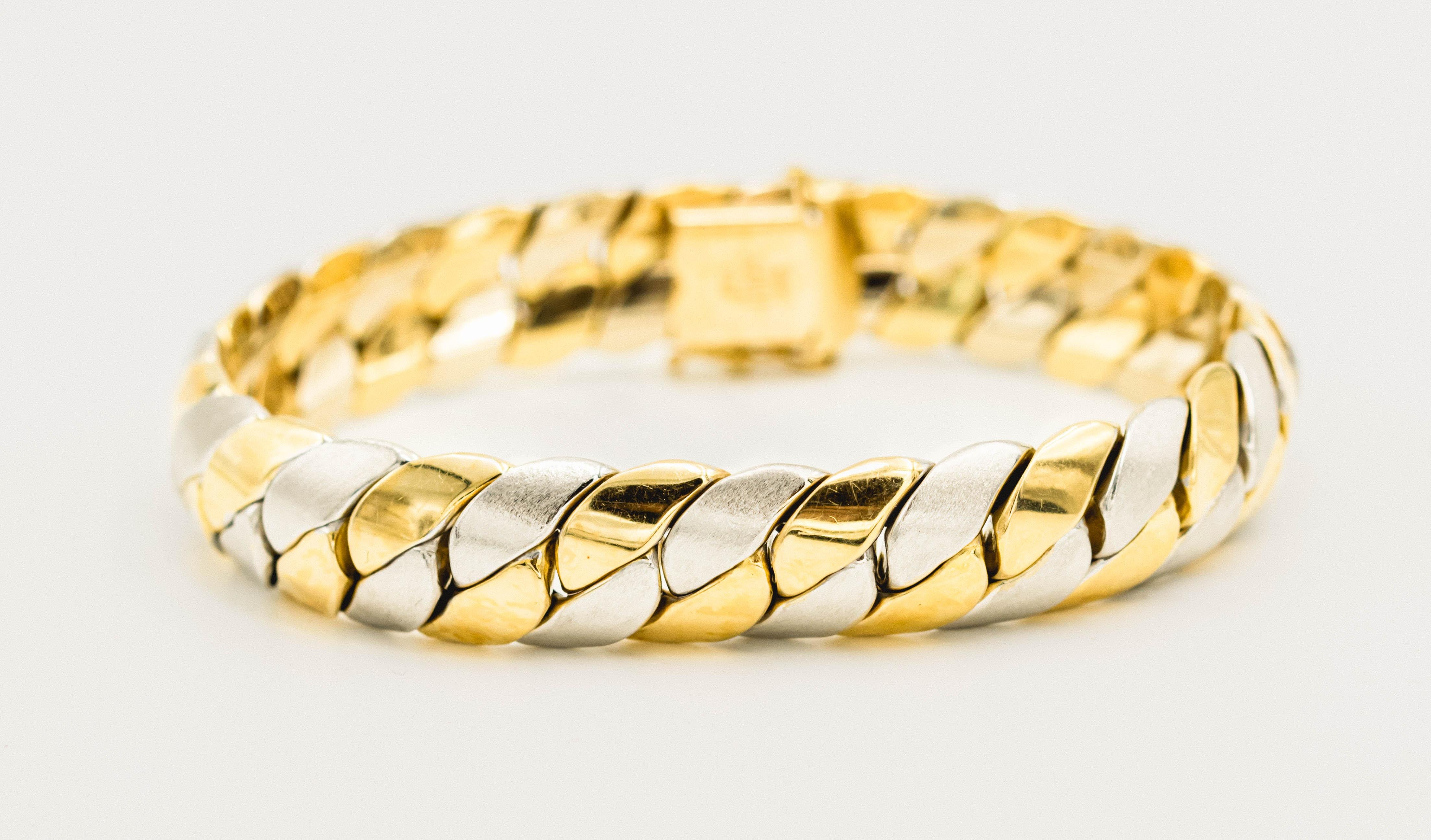 Two Tone Yellow and White Gold Italian Braid Necklace & Bracelet Suite In Good Condition For Sale In Miami Beach, FL