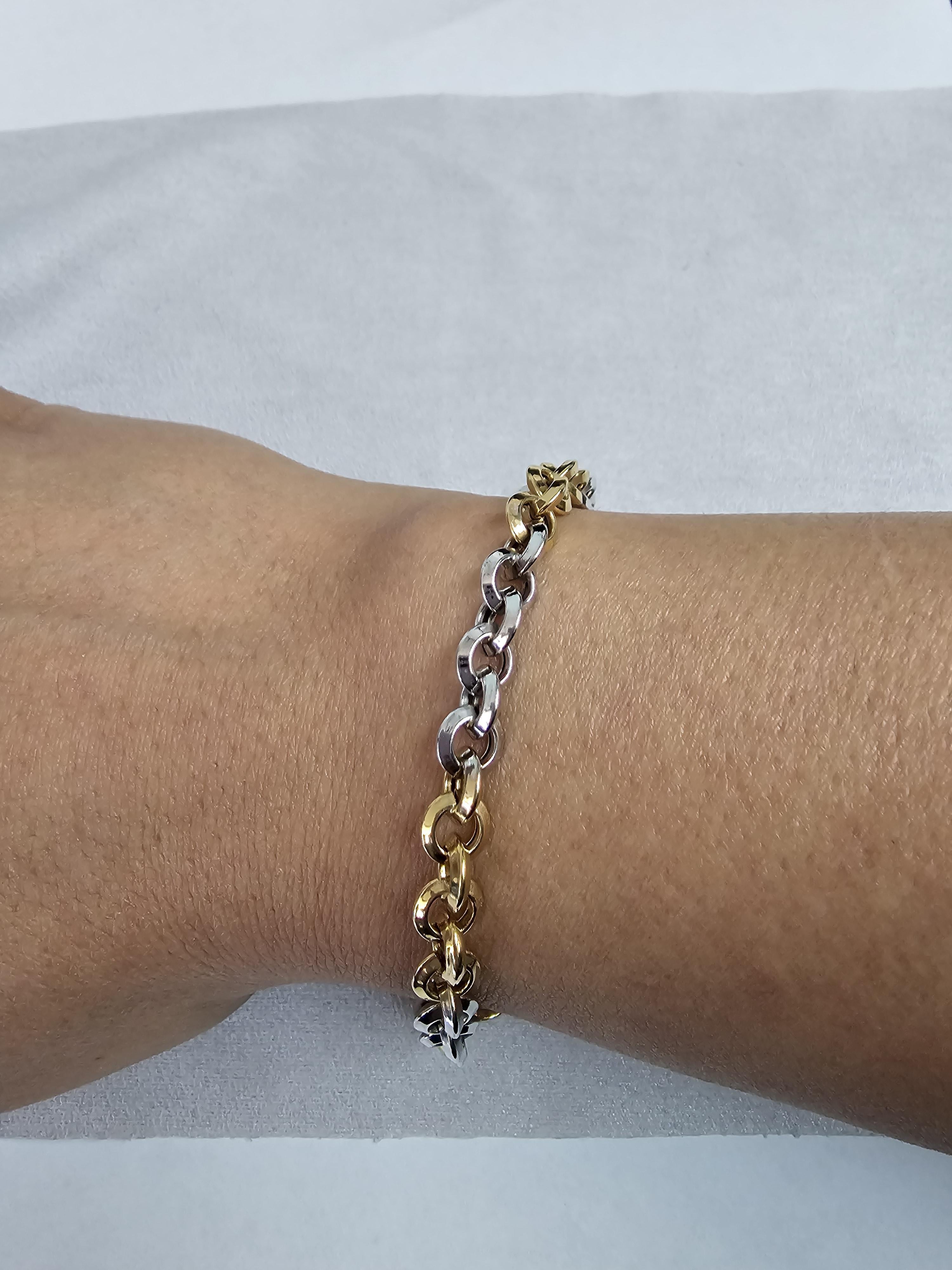 ♥ Product Summary ♥

Details: Two-Toned Loop Link Bracelet
Metal: 14k Multi-Toned Gold
Weight: 9 grams
Width: 5mm
Length: 7.5 inches
Closure: Lobster

Bracelet is solid 14k Gold, not filled or plated