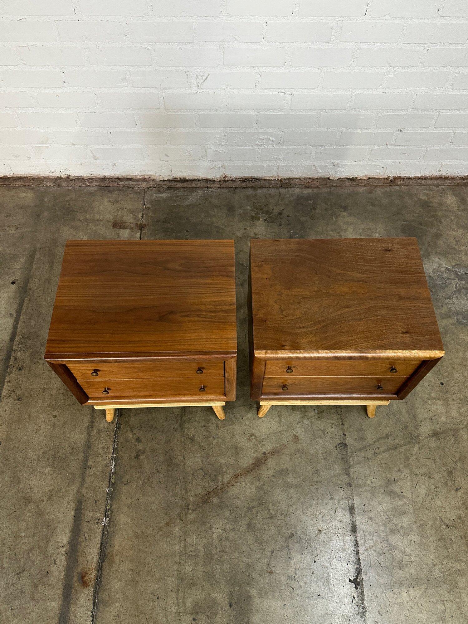 Two Toned Nightstands by American of Martinsville- Pair For Sale 8