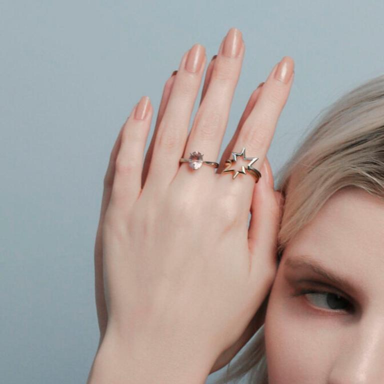 Two-Toned Stacking Rings – 18K Yellow Gold & Platinum – Modern Minimalist In New Condition For Sale In London, GB