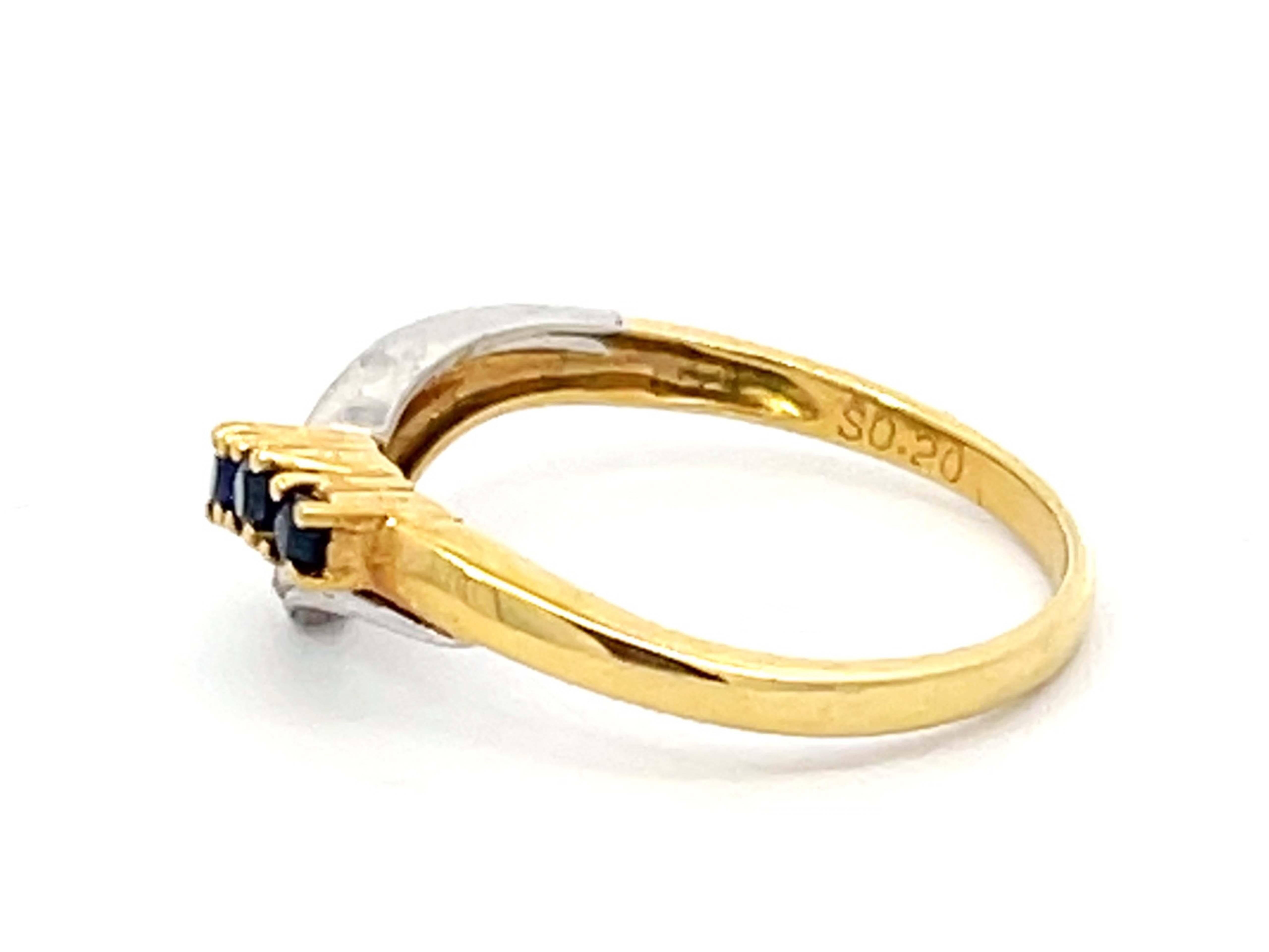 Two Toned V Shaped Sapphire and Diamond Ring in 18k Yellow Gold and Platinum For Sale 1