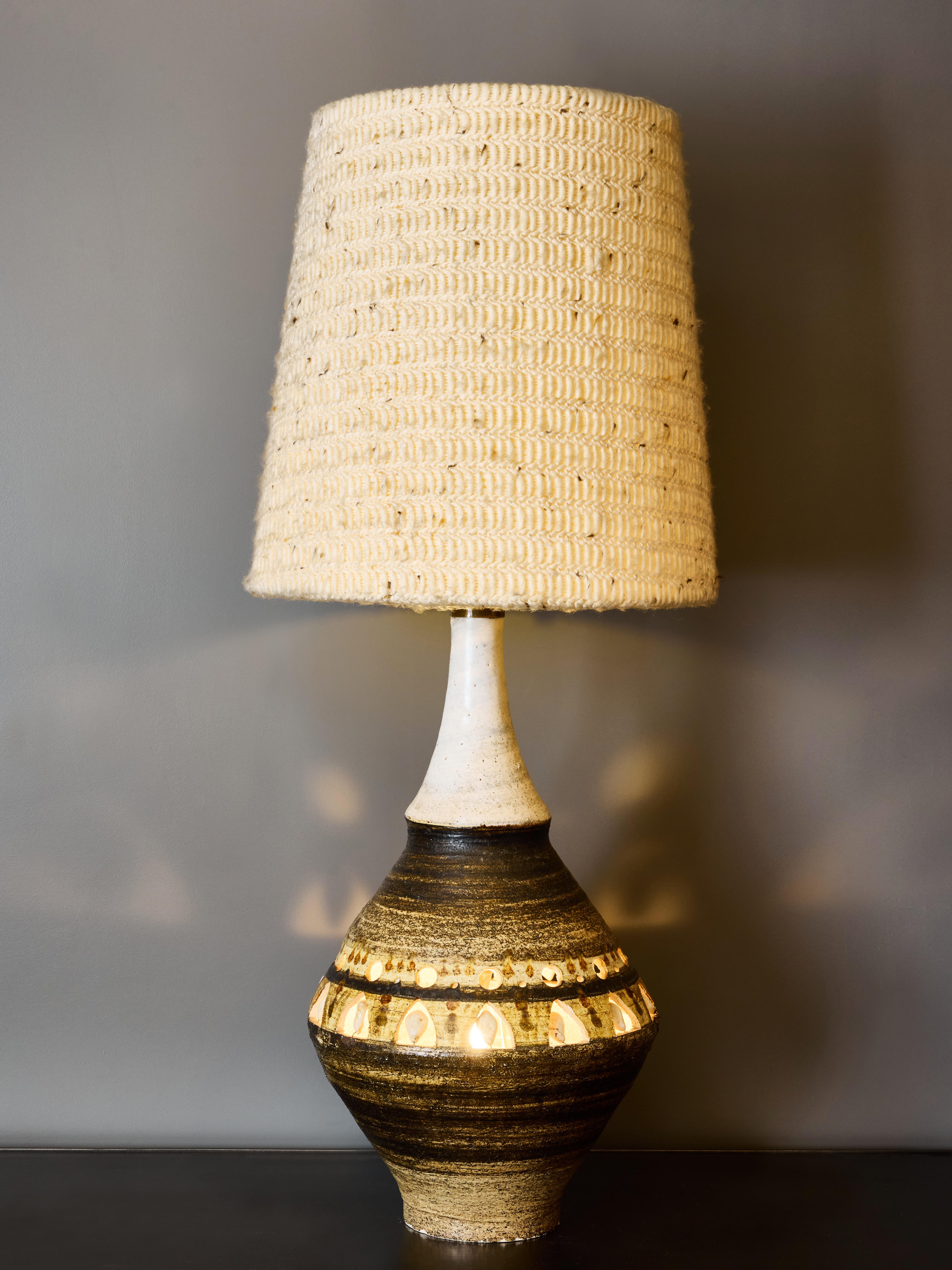 Mid-Century moderno Lampada da tavolo Two Tones Georges Pelletier in vendita