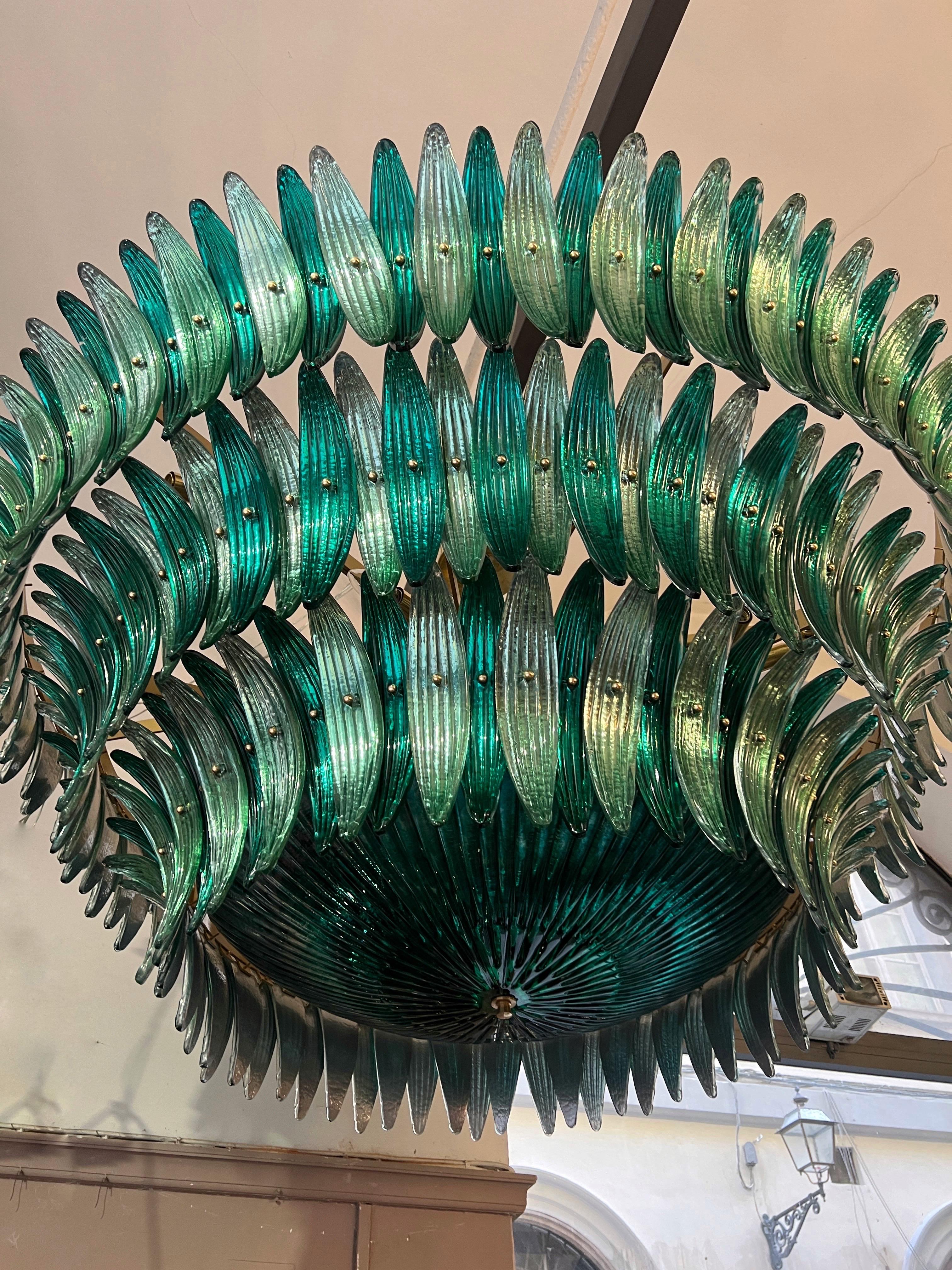 Two Tones Mirrored Green Murano Glass Leaves Chandelier 1980 In Excellent Condition For Sale In Florence, IT