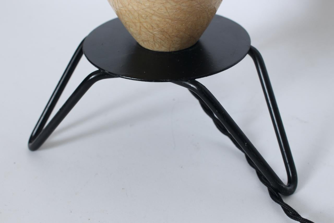 Deux abat-jour cône ivoire et café style Tony Paul avec bases en épingle à cheveux noire en vente 6