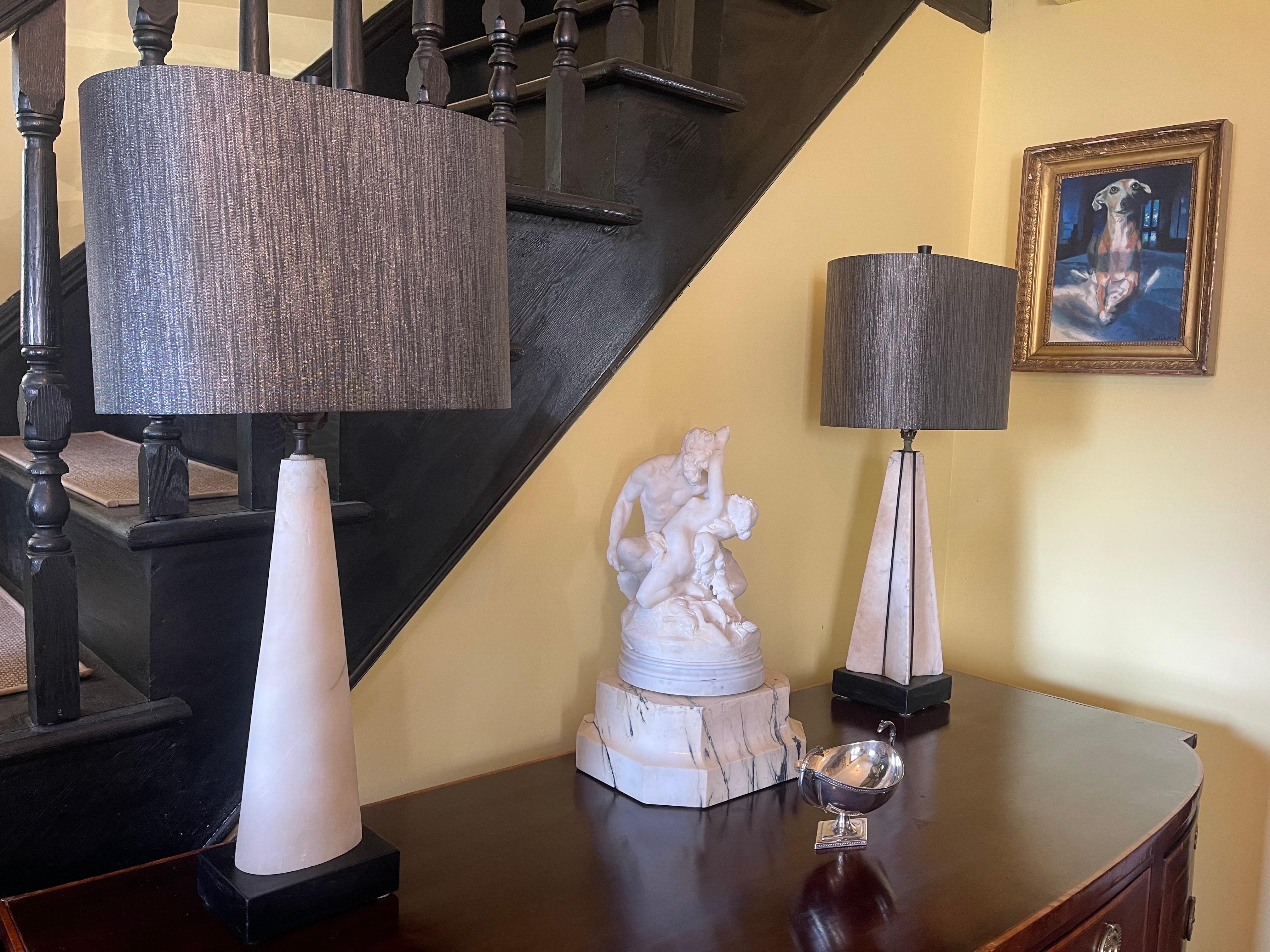 Deux lampes uniques en albâtre de style mi-siècle moderne  en vente 5