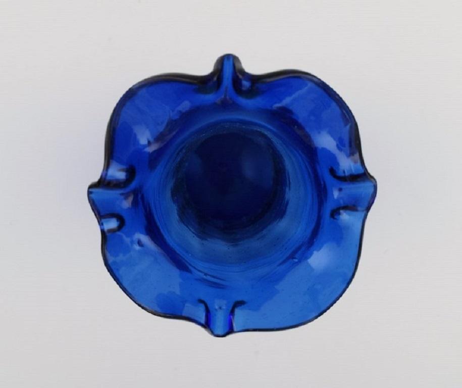 Vasen aus blauem mundgeblasenem Kunstglas, 20. Jahrhundert (Glaskunst) im Angebot