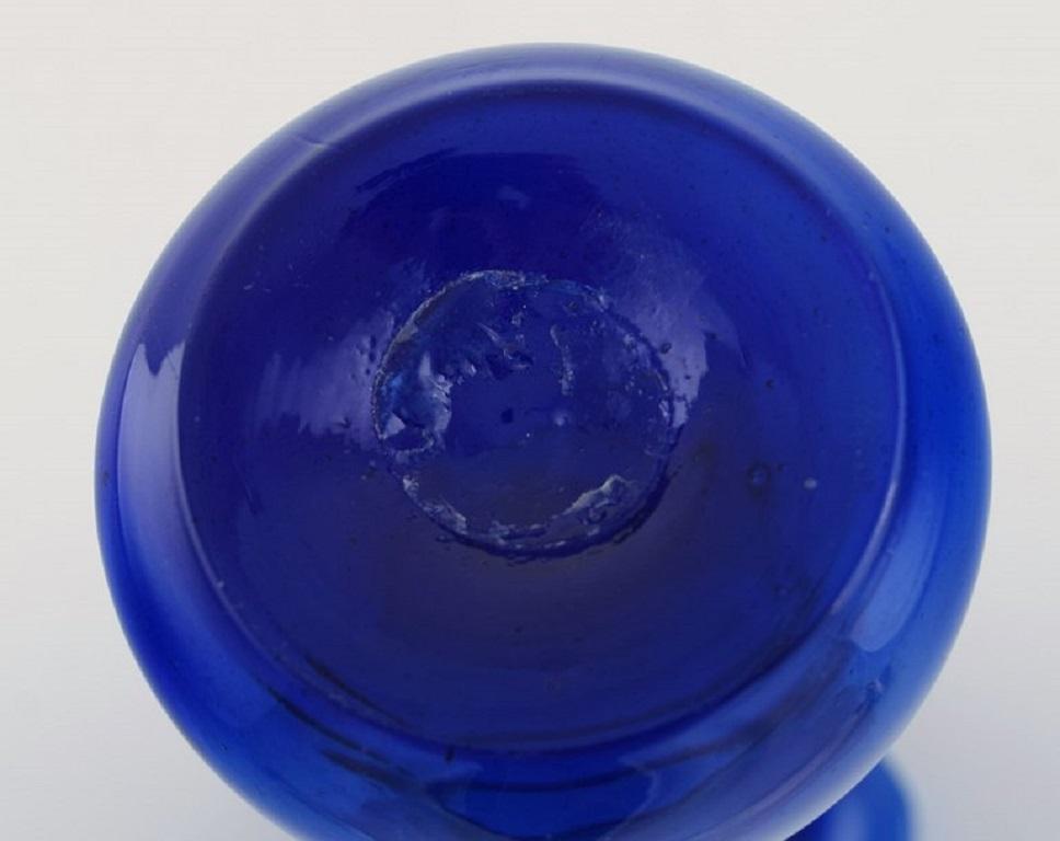 Vasen aus blauem mundgeblasenem Kunstglas, 20. Jahrhundert im Angebot 1