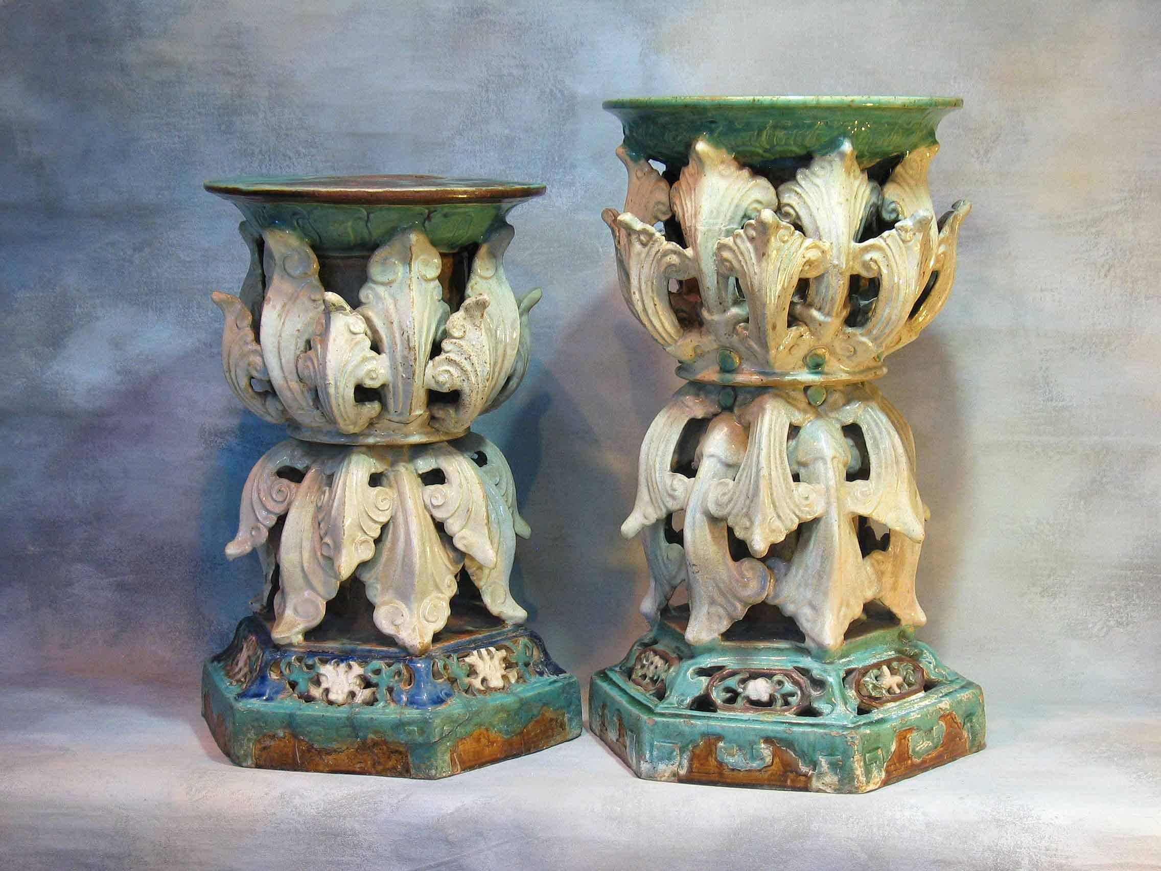 Two Very Decorative and Rare Massive Shiwan Pottery Stands, China, 19th Century 4