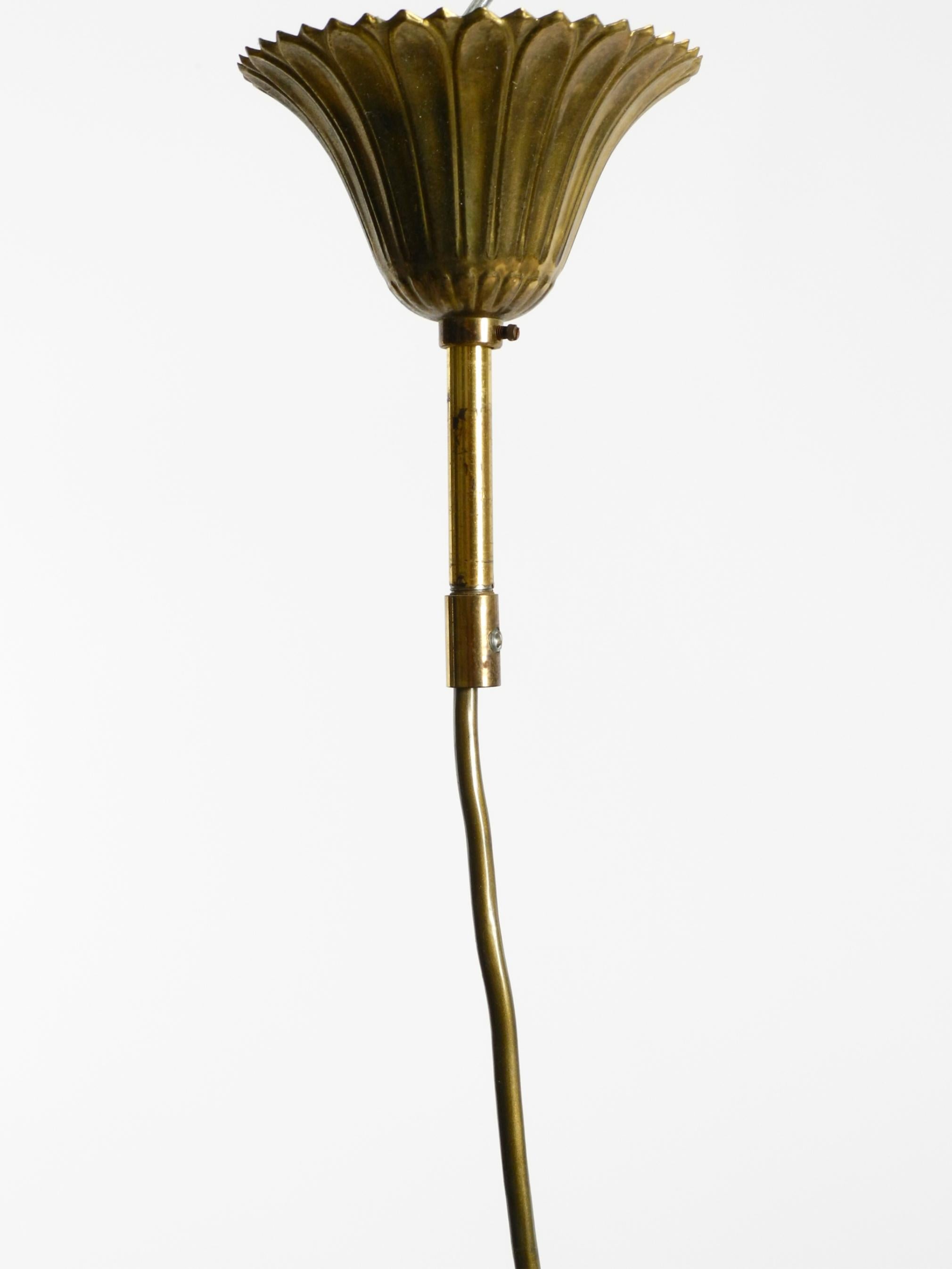 Deux très élégantes et belles lampes suspendues modernes du milieu du siècle en coquillage capiz. en vente 7